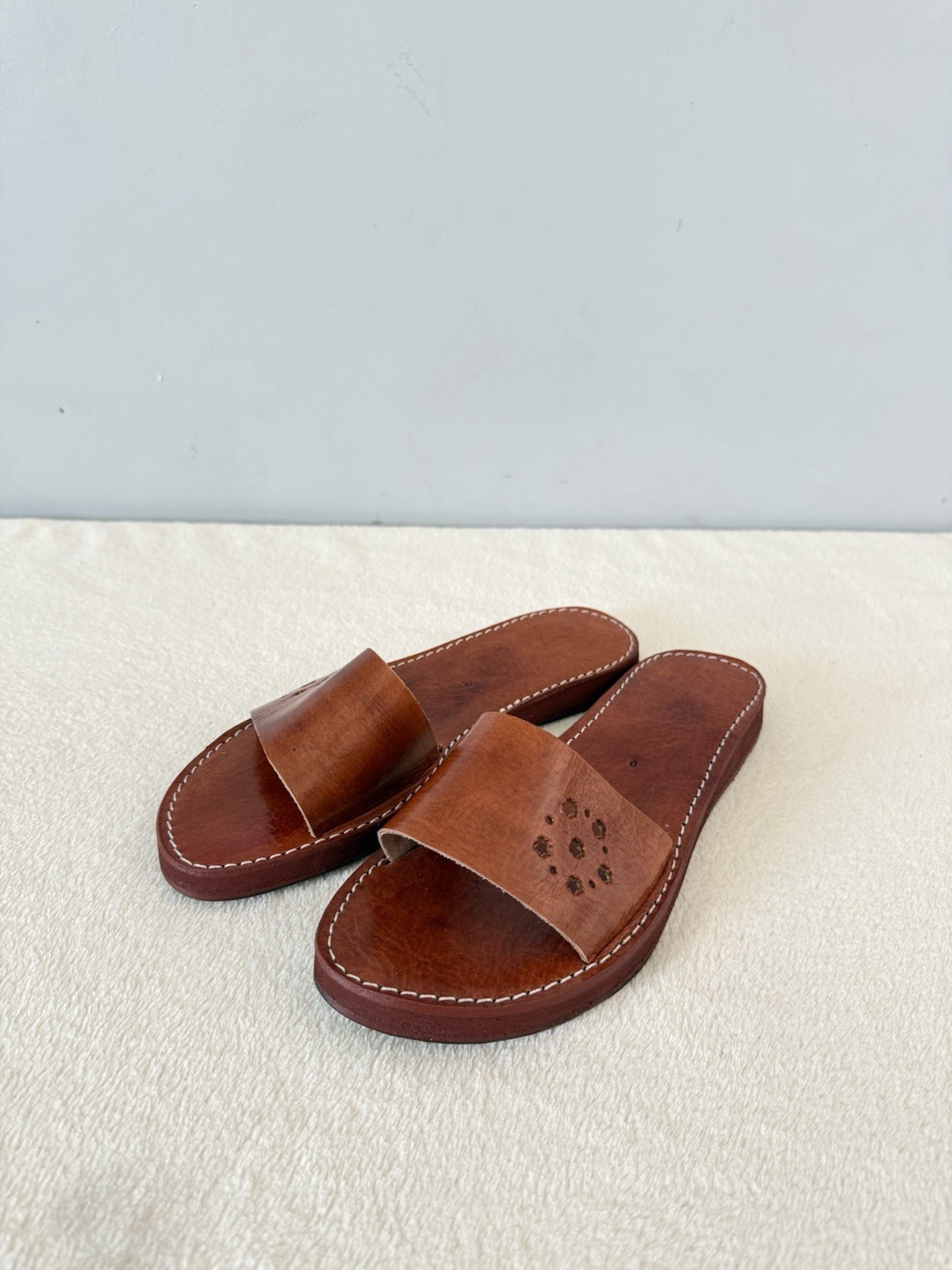 Handcrafted Genuine Leather Sandals for Women – Black Single Strap
