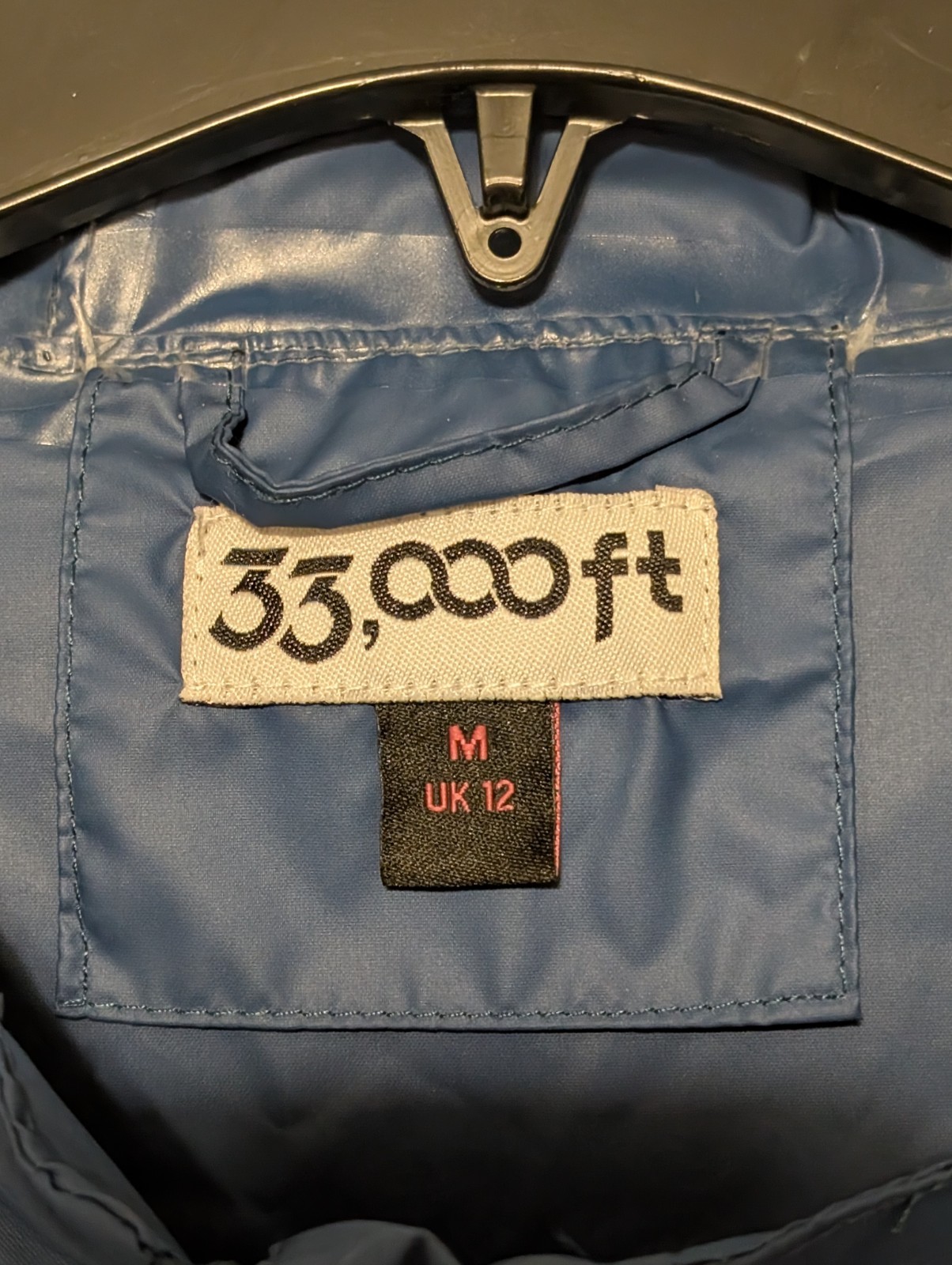33,000 Ft Rain Jacket Medium Packable Hooded Sealed Seams Water & Wind Proof NEW