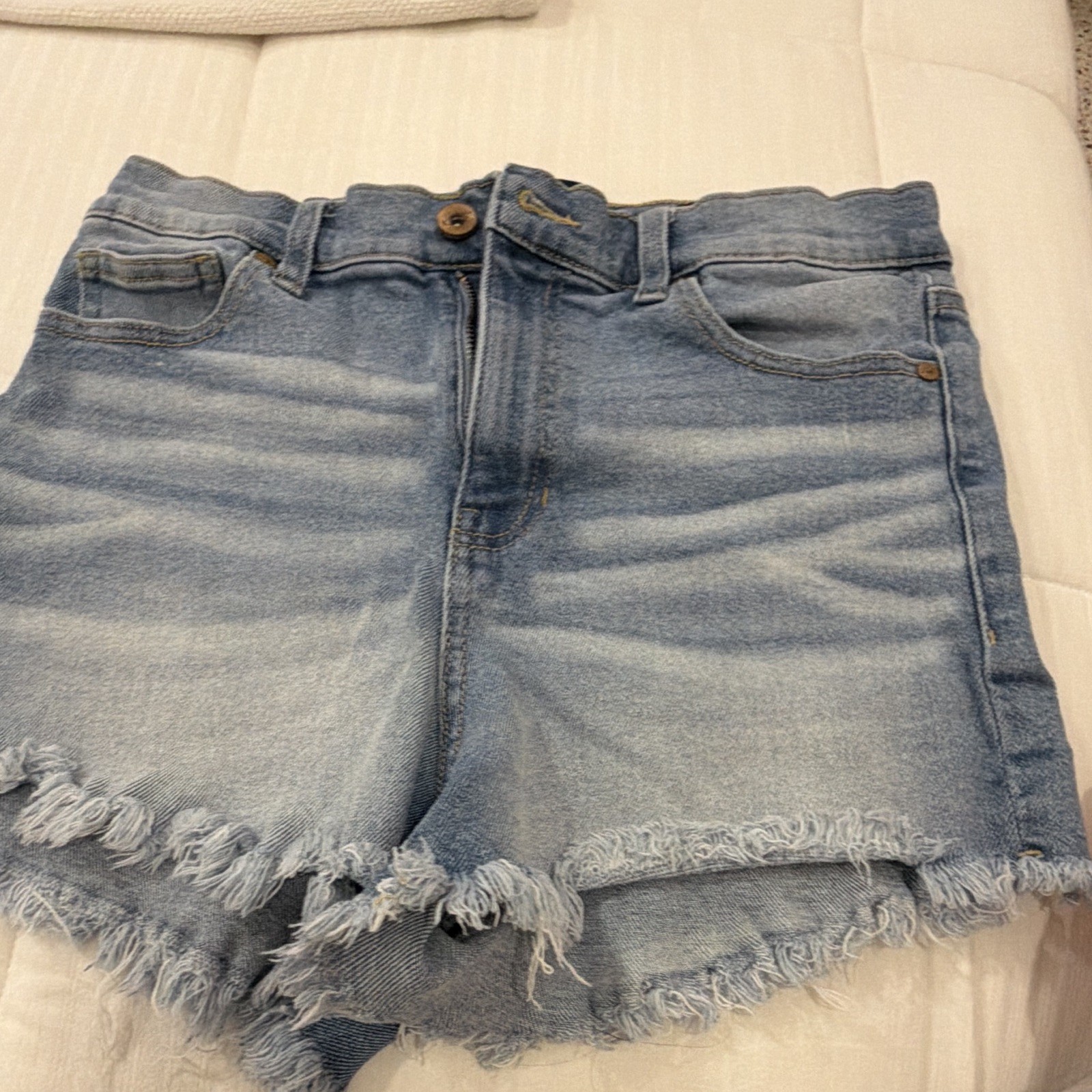 Kendall + Kylie Drifter High Rise Light Wash Blue Denim Cut Off Shorts 7/28