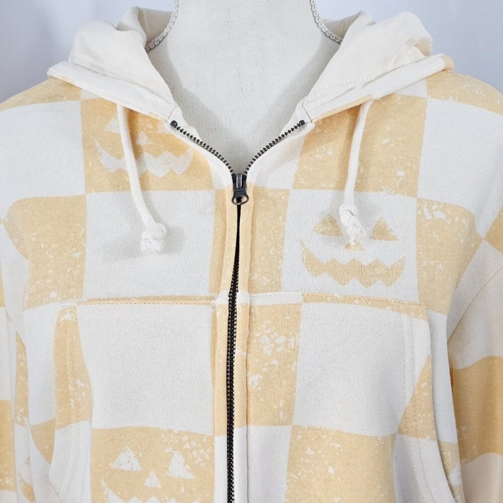 Mighty Fine Cream Checkered Pumpkin Face Print Cropped Hoodie Women’s S NWOT