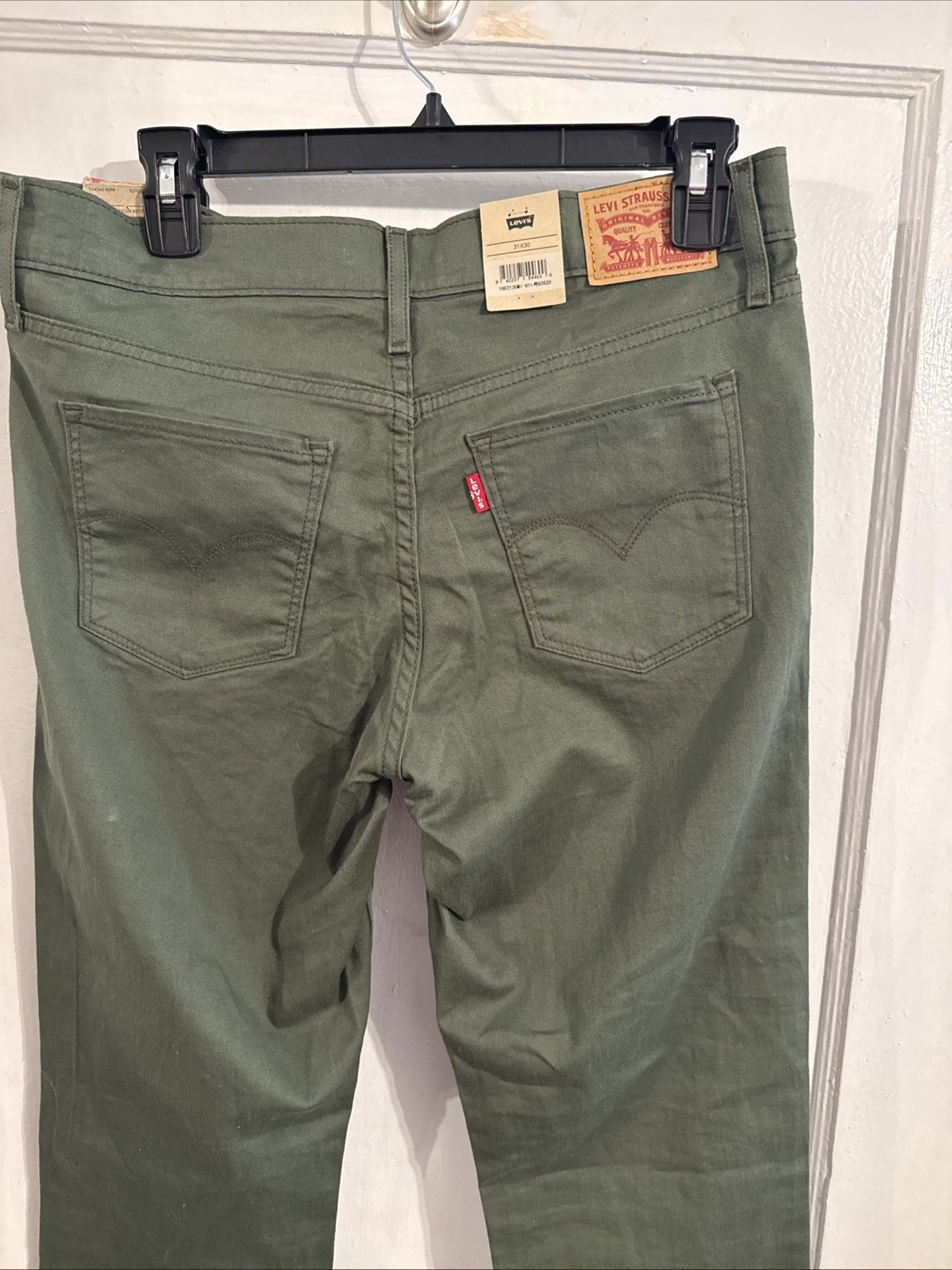 LEVIS 314 SHAPING STRAIGHT JEANS HYPERSOFT MID RISE SIZE 31 X 30. NEW $69.50
