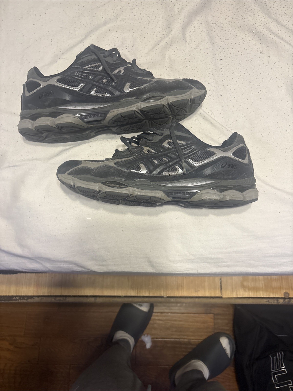 black ASICS Men 11.5