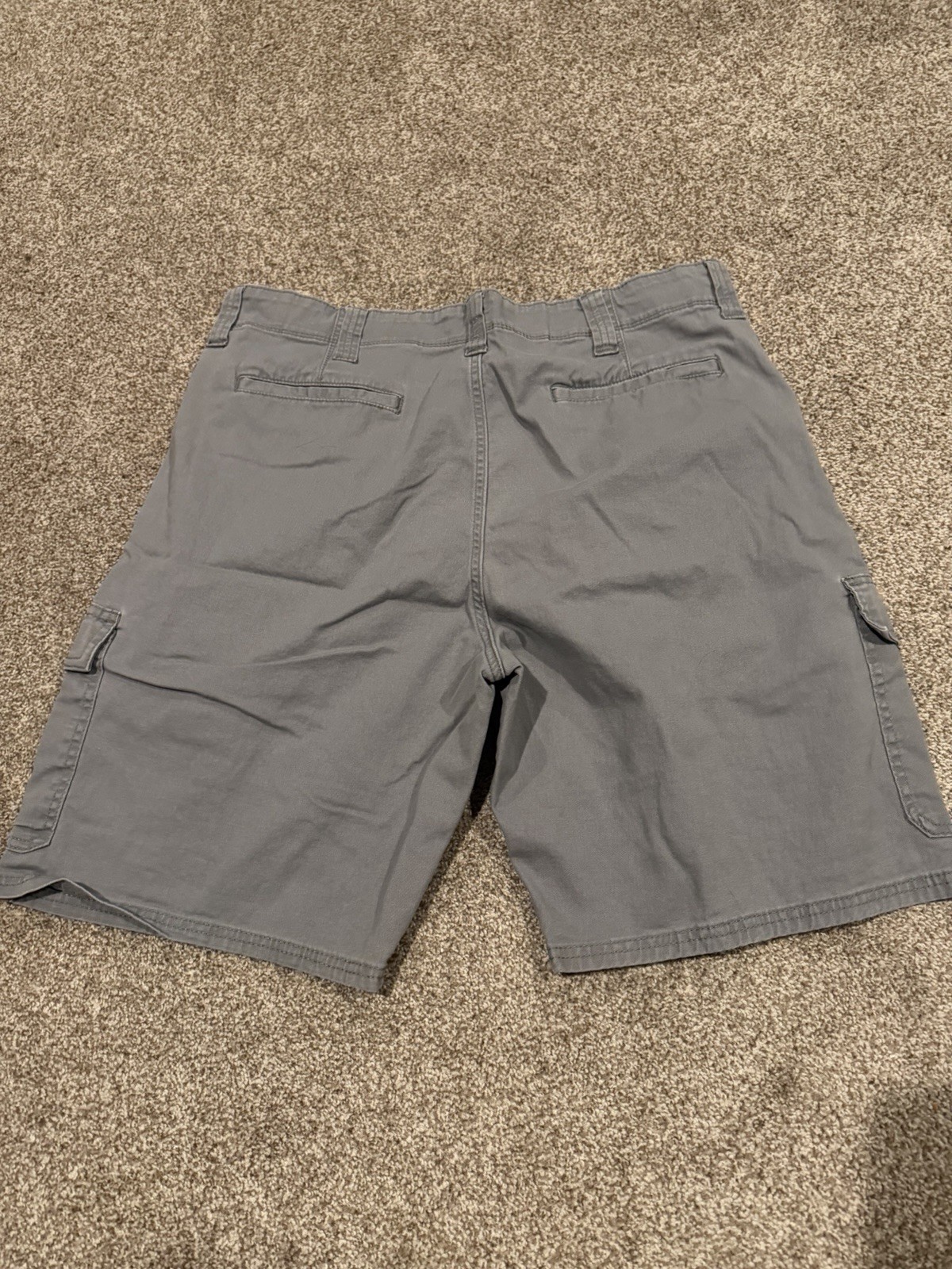 Wrangler Authentics Cargo Shorts – Men’s Size 36 – Gray – Excellent Condition