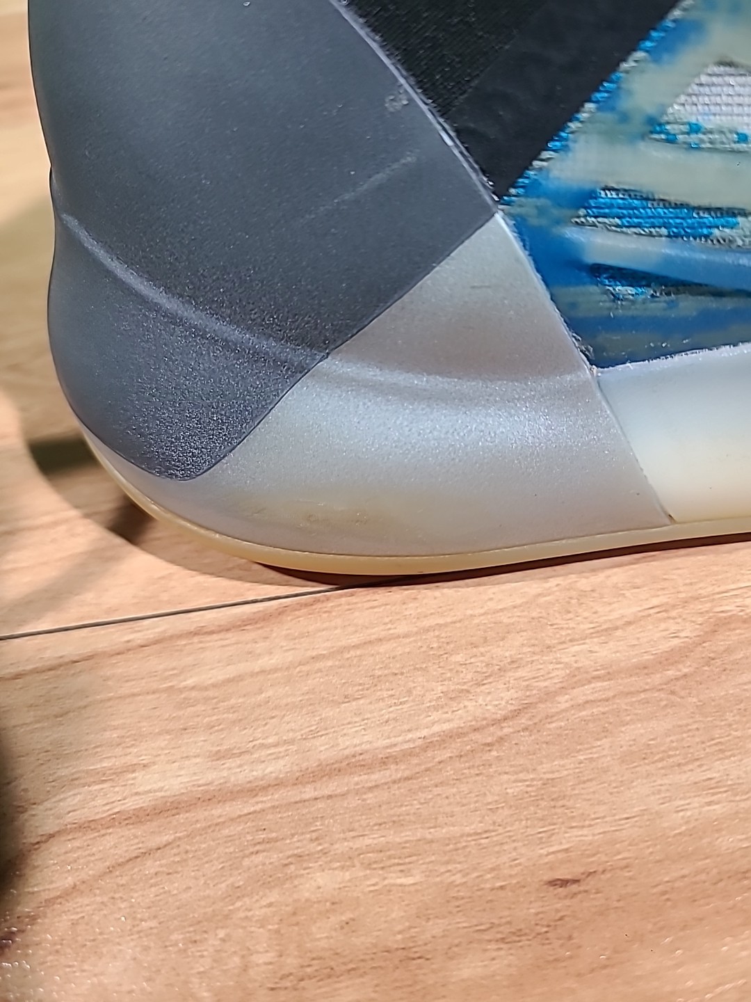 Adidas Yeezy Quantum Basketball Blue Sneakers GZ8872 – Men’s Size 9 US