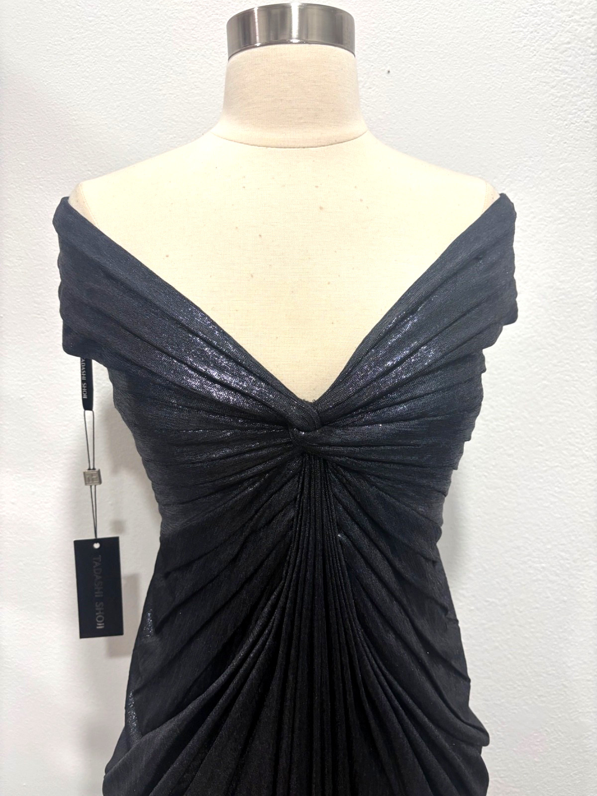 TADASHI SHOJI RUCHED OFF THE SHOULDDER BLACK METALLIC GOWN SIZE XS $488