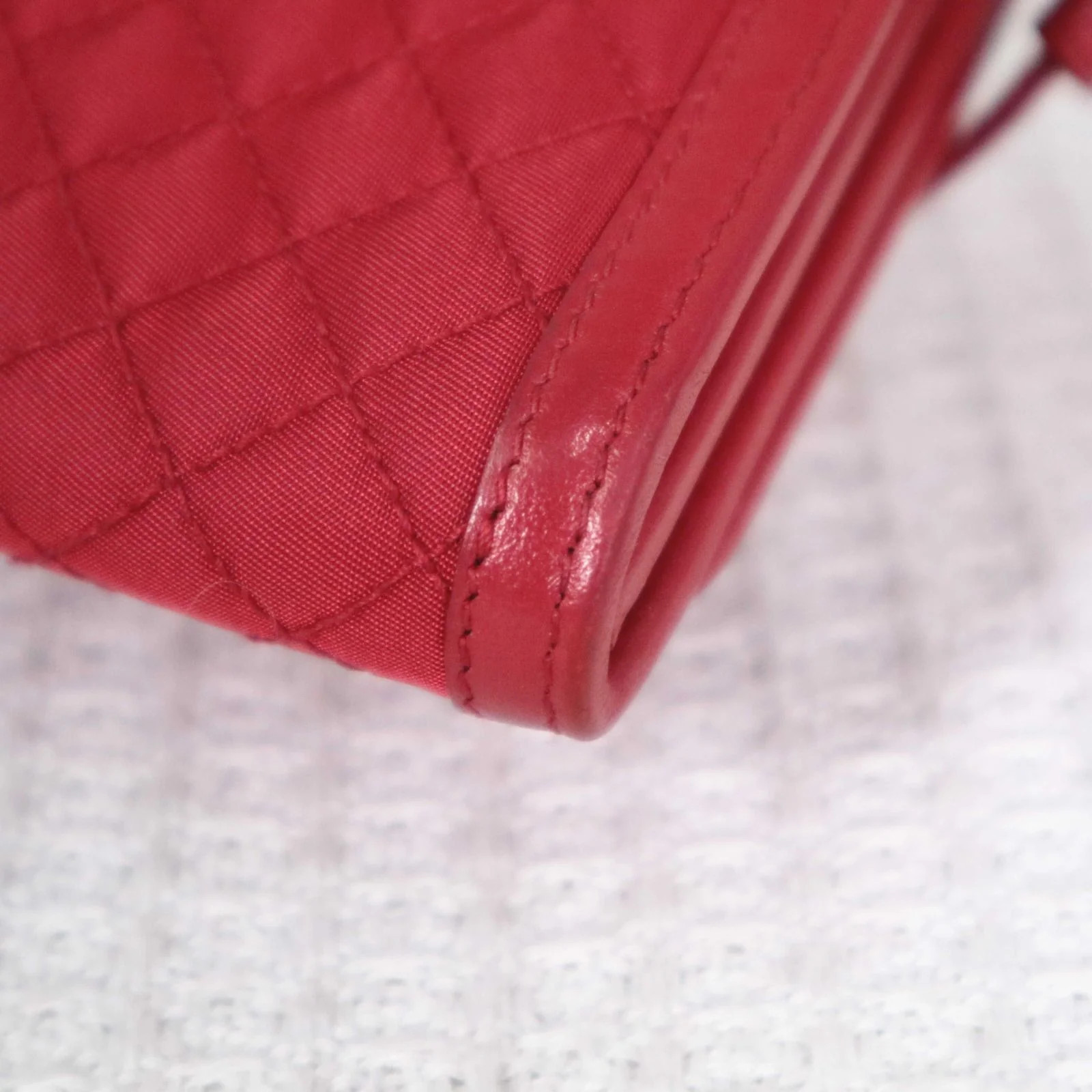Prada Wallet On Chain Woc Red Tessuto Nylon Calfskin (mm042926f7r)