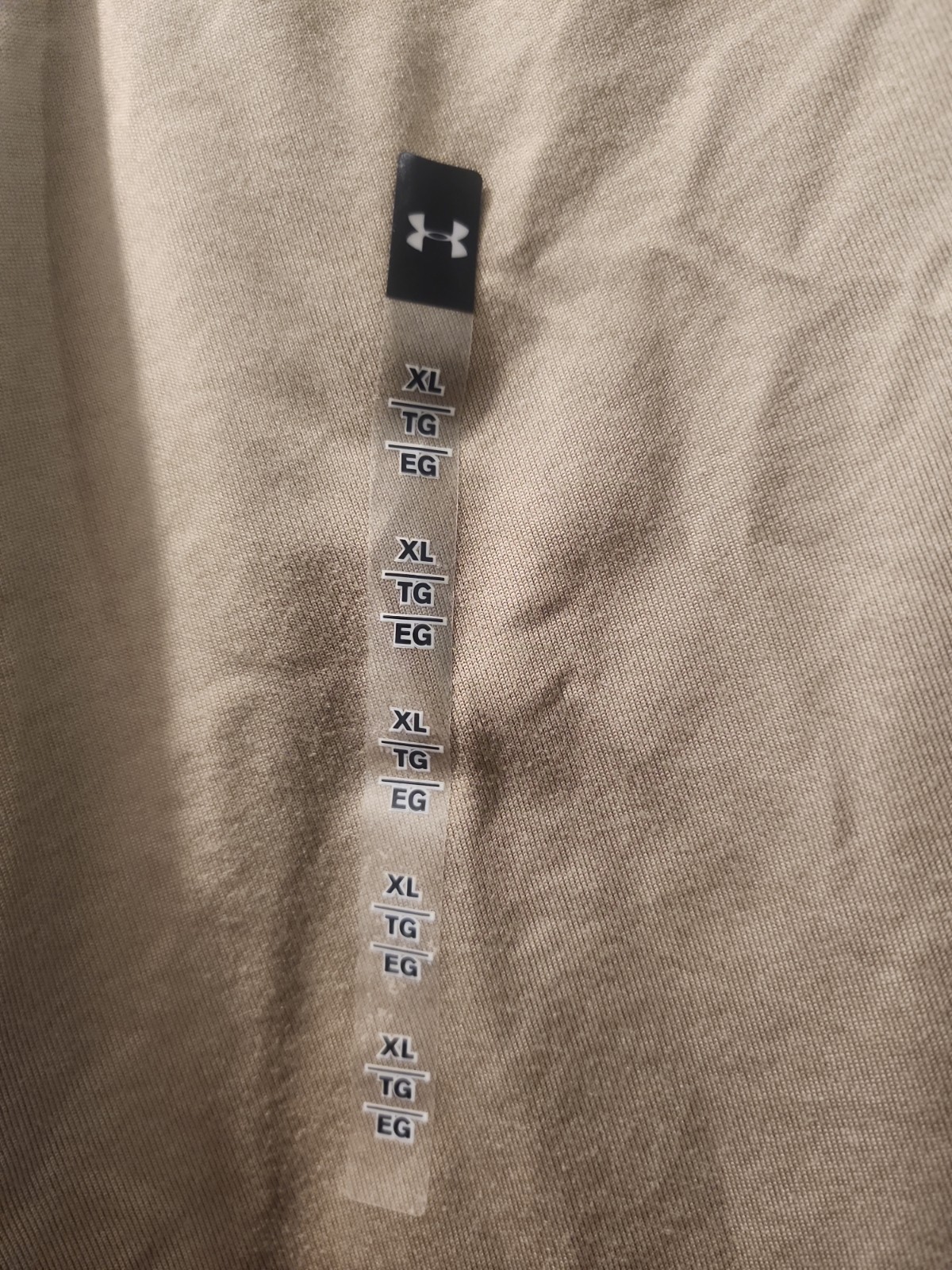 UNDERARMOUR SHIRT XL TAN