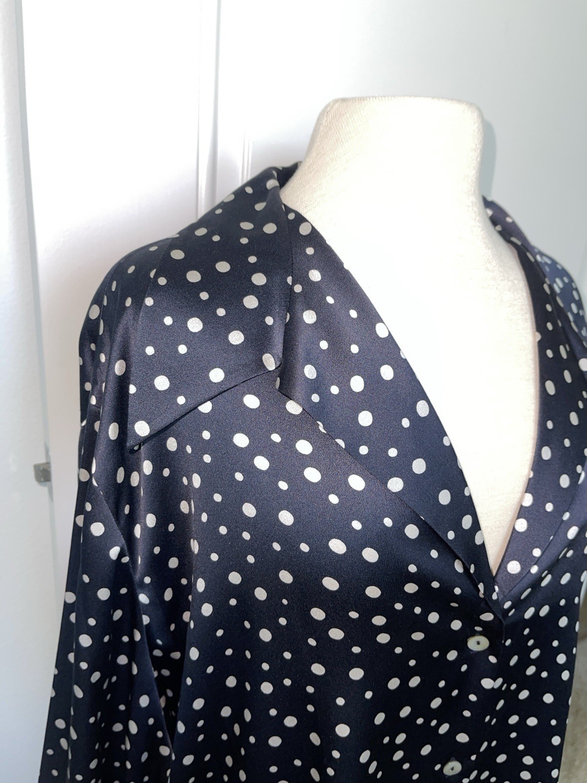 VINCE Camp Collar 100% Silk Deep Marine/Navy Blue Polka Dot Blouse 2X