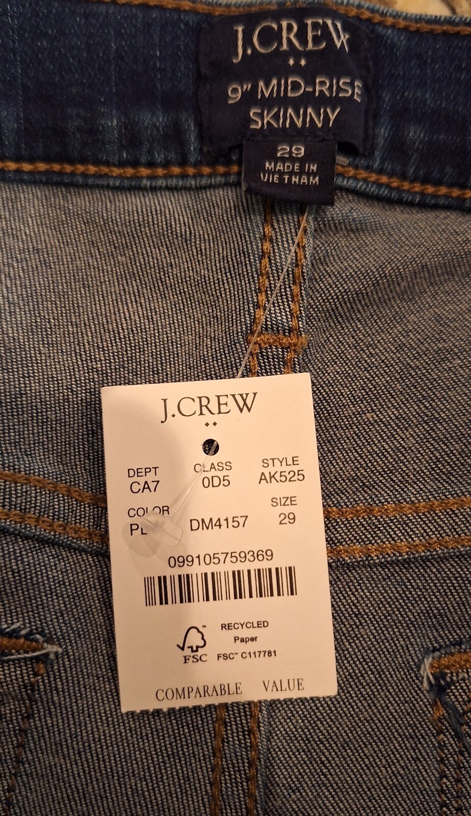 J.Crew Factory – 9″ mid-rise skinny jean in signature stretch – 29 or 8 NWT