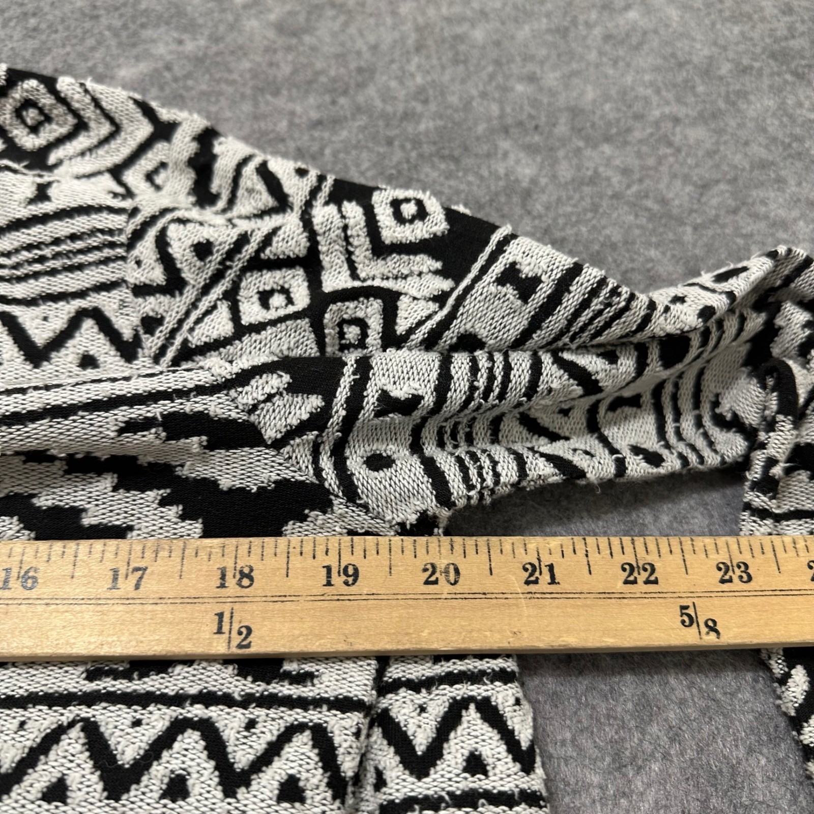 American Eagle Cardigan Womens S Black White Aztec Tribal Open Front Knit Top