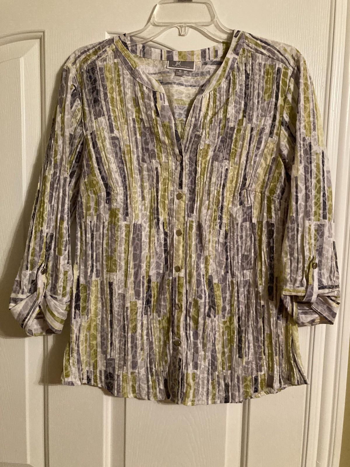 JM Collection Macy’s Size 10 W 3/4 sleeve blouse green/gray/black/white pattern