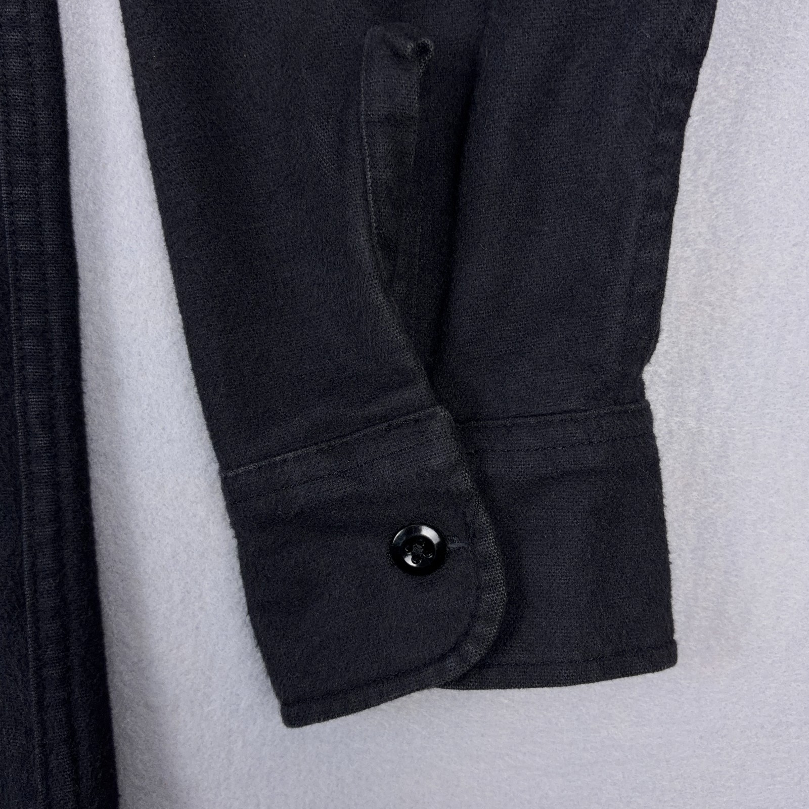 Vintage Woolrich Heavyweight Chamois Shirt Mens Large Black Cotton USA Outdoor