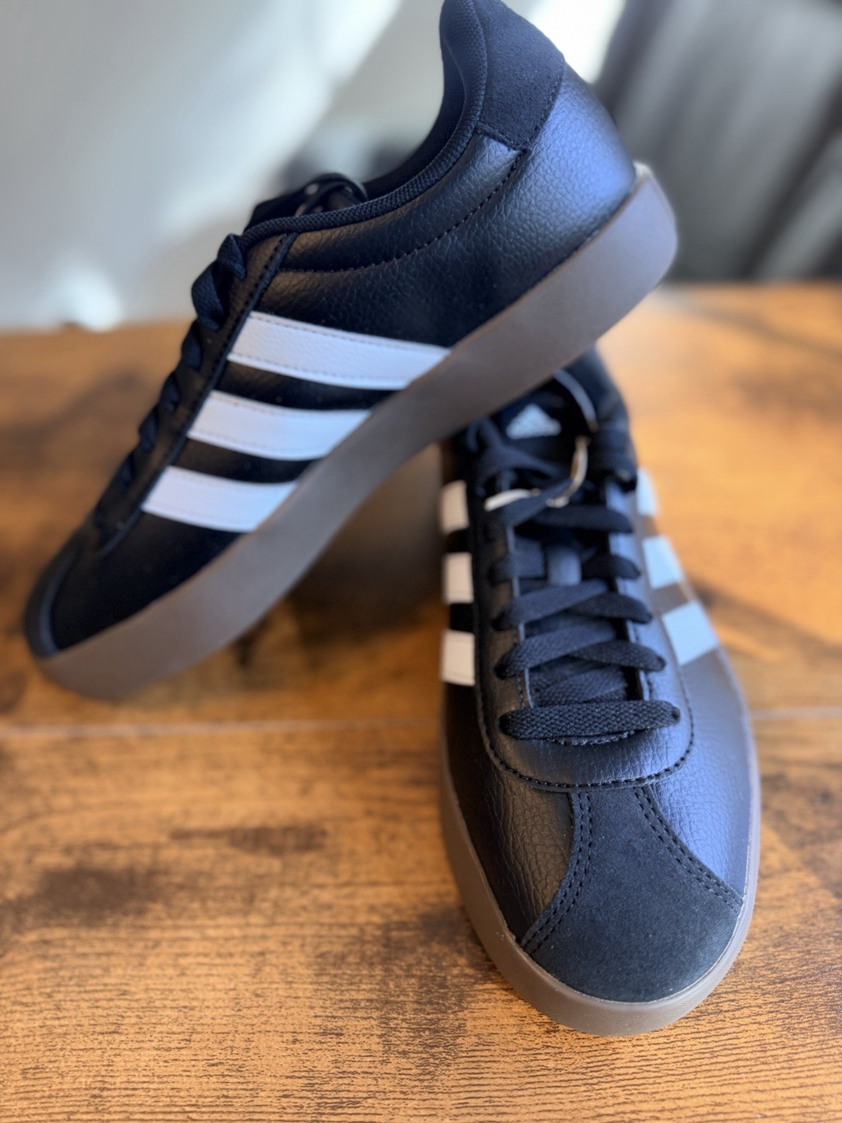 adidas VL Court 3.0 Men’s Low Top Lace-Up Sneakers Black/White Gum 7.5M/8.5W
