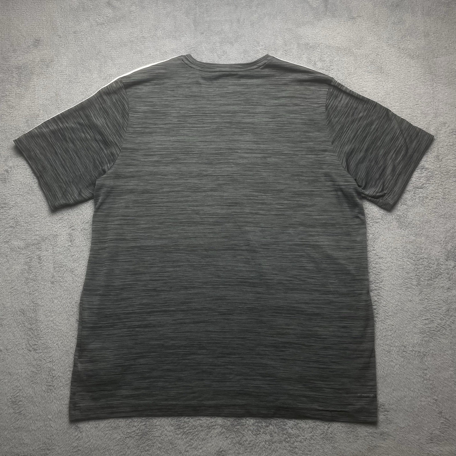 Adidas Tshirt Aeroready Primegreen Mens Size Large Gray Short Sleeve Activewear