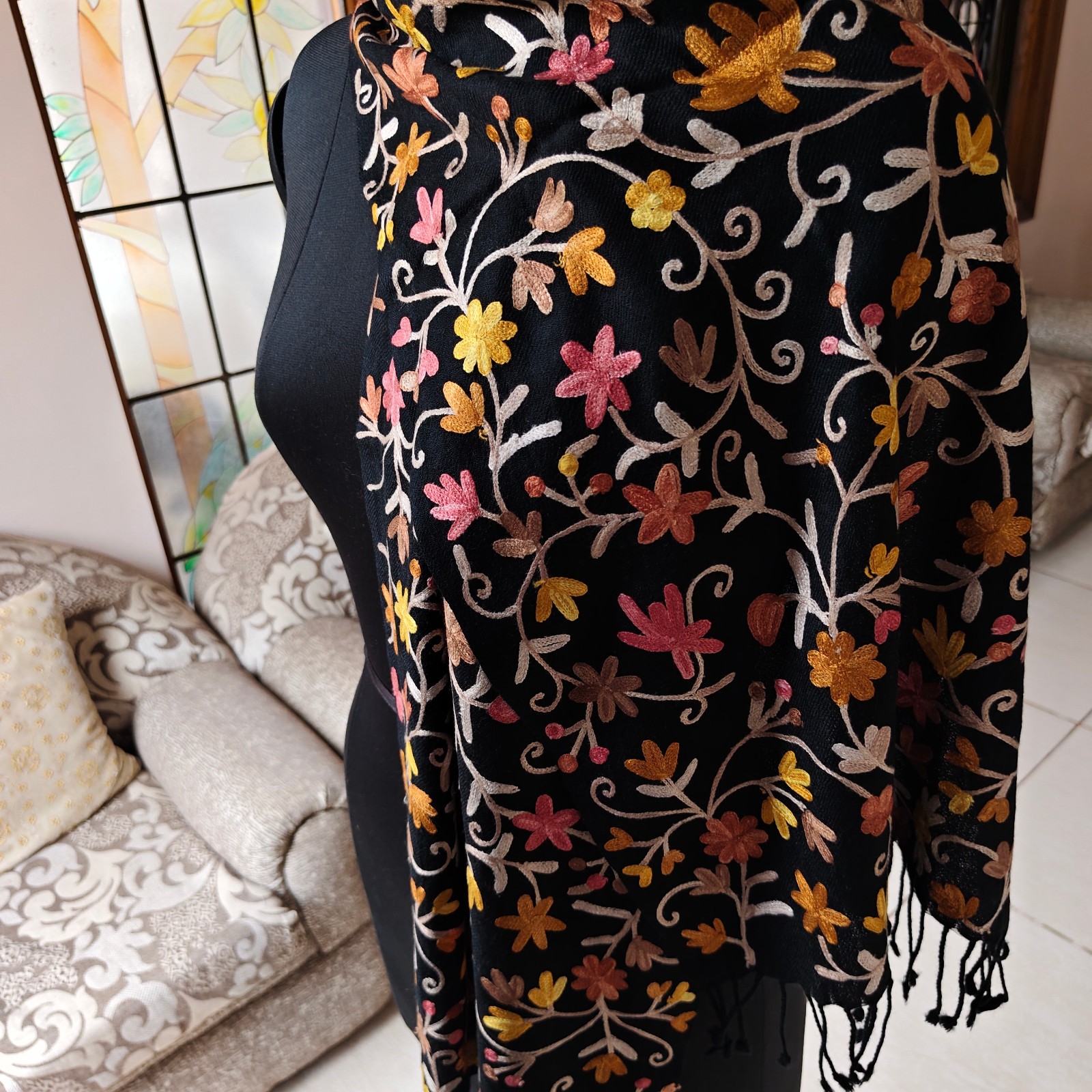 Black Soft kashmiri Floral scarf Crewel Embroidery 100% Cashmere Pashmina D2