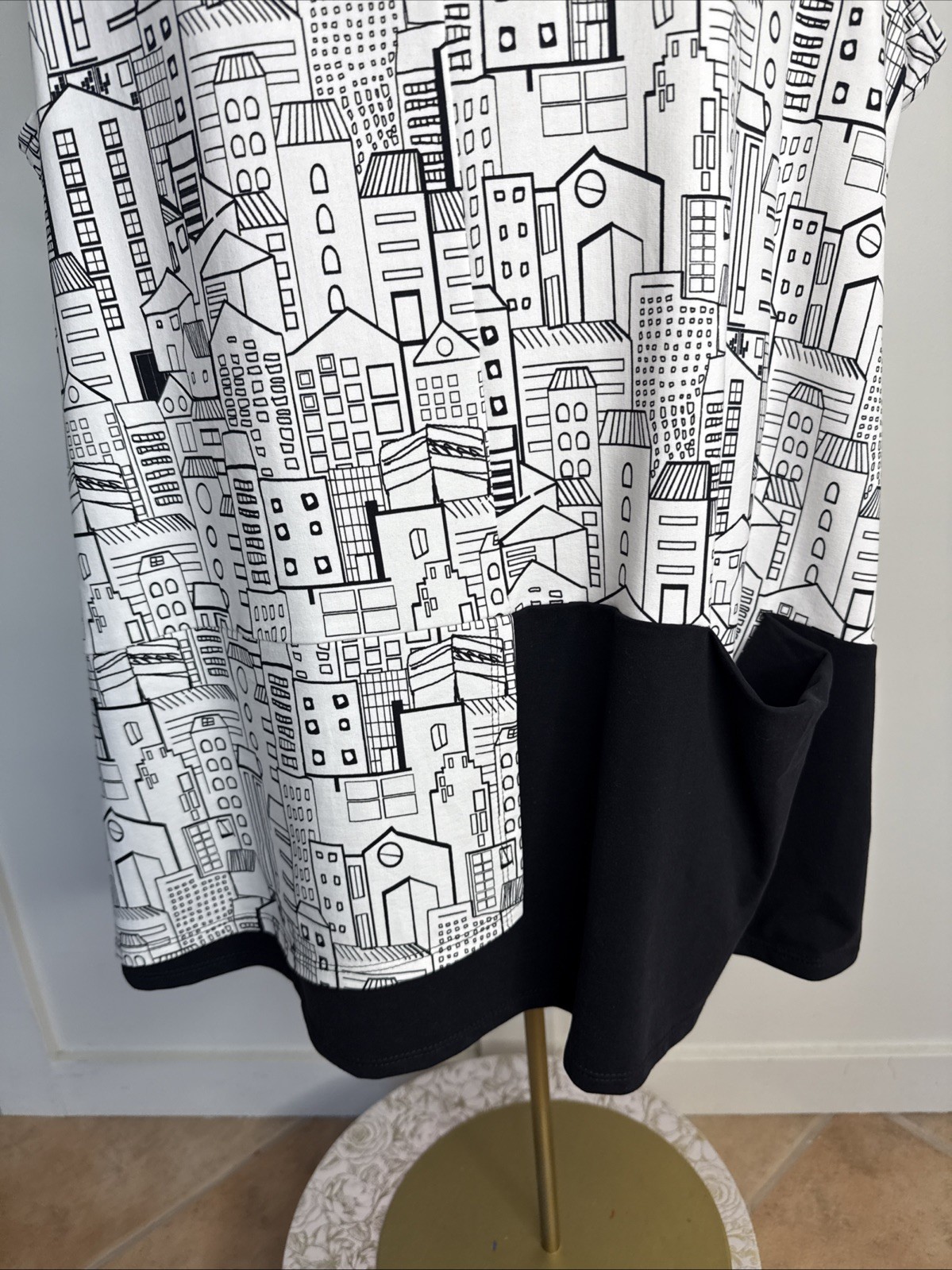 Compli K Women XXL Black White House Print Sleeveless Tunic Top Pocket Polyester