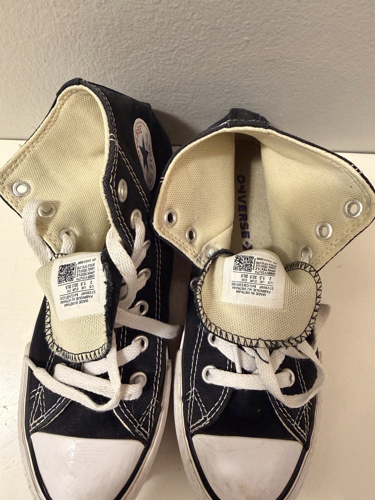 Converse Chuck Taylor All Star High Top Black/White Lace-Up Sneakers