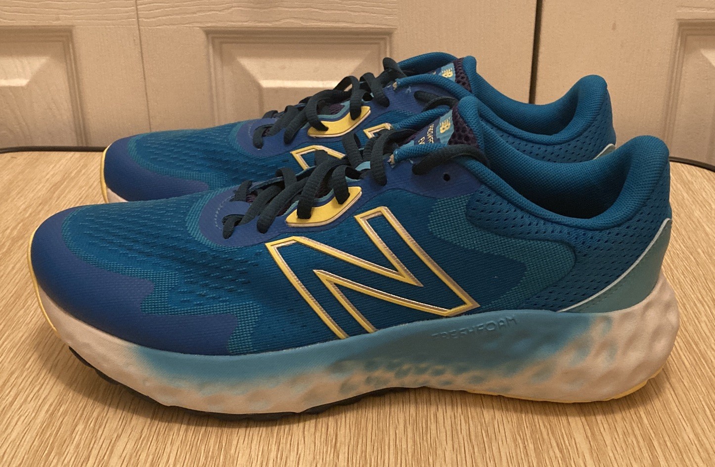 New Balance Fresh Foam EVOZ Men’s SZ-10-D Running Shoes Blue Yellow New No Box