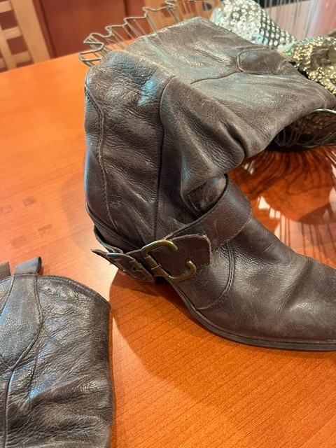 Cowboy women distressed leather brown boots 6M Made in Brazil