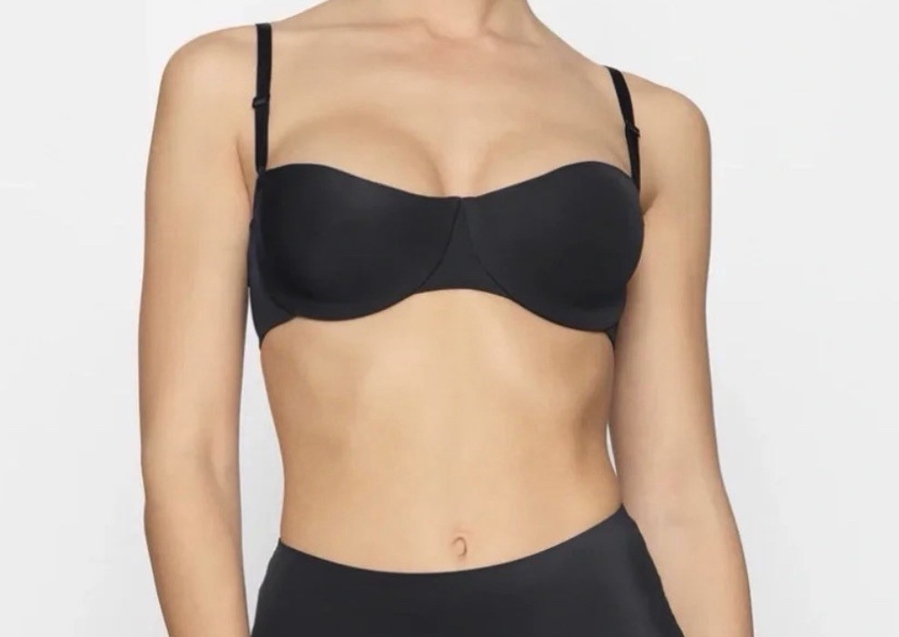 NWT~SKIMS SMOOTHING UNLINED STRAPLESS BRA~ONYX BLACK~SIZE 36DD~BA-BAN-2607