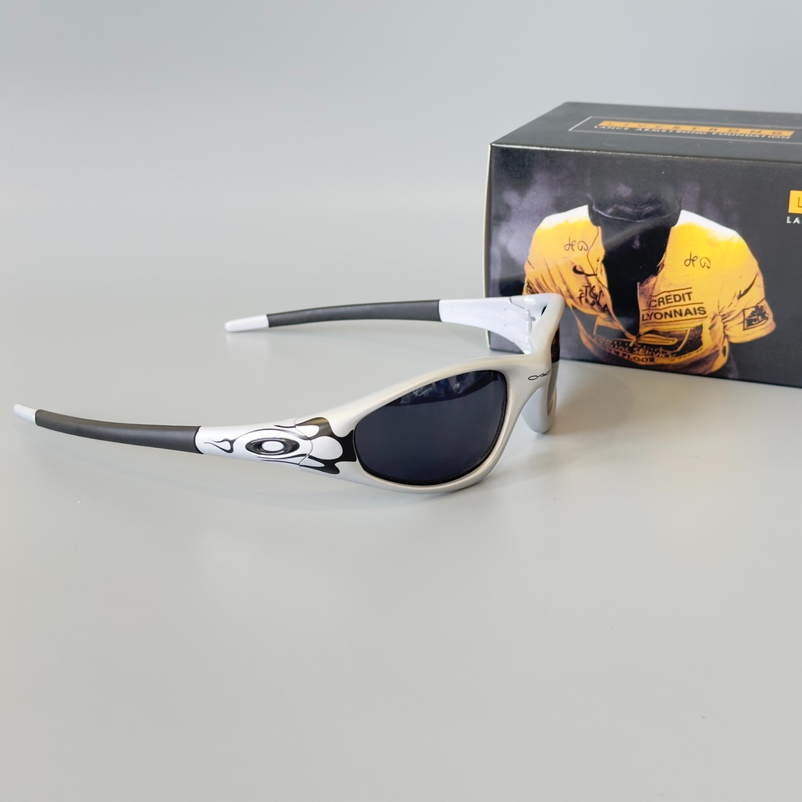 Oakley STRAIGHT JACKET 99 MUZM OO9505 Polarized Sunglasses Black Fire