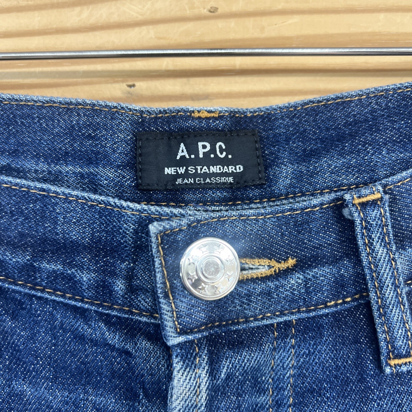 APC Mens Jeans Size 31 33″ Inseam Button Fly Straight Leg 100% Cotton Japan B163