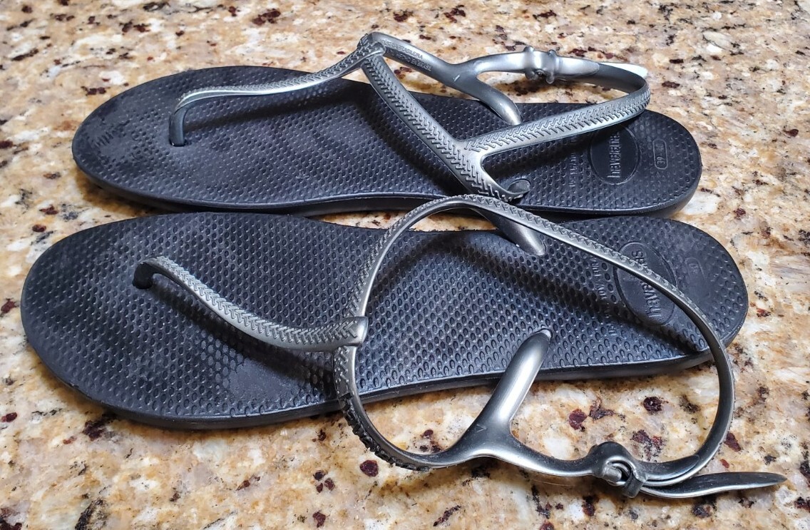 Havaianas T-Strap Buckle Closure Rubber Flat Flip Flop Black, Silver Size 9W/10W