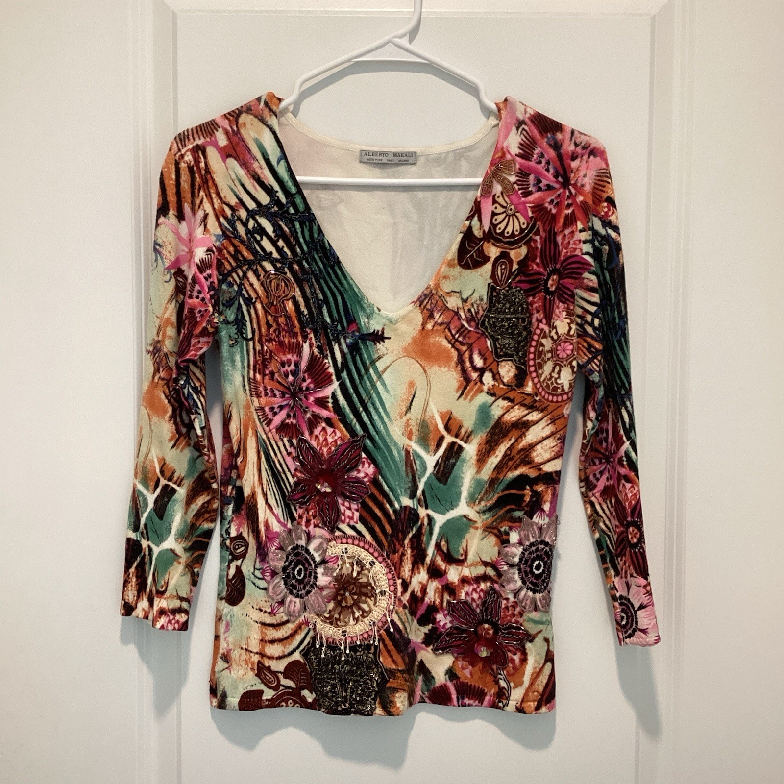 ALBERTO MAKALI COLORFUL DESIGNER ABSTRACT BEADED PINKS BLUES 3D Appliqué Flowe