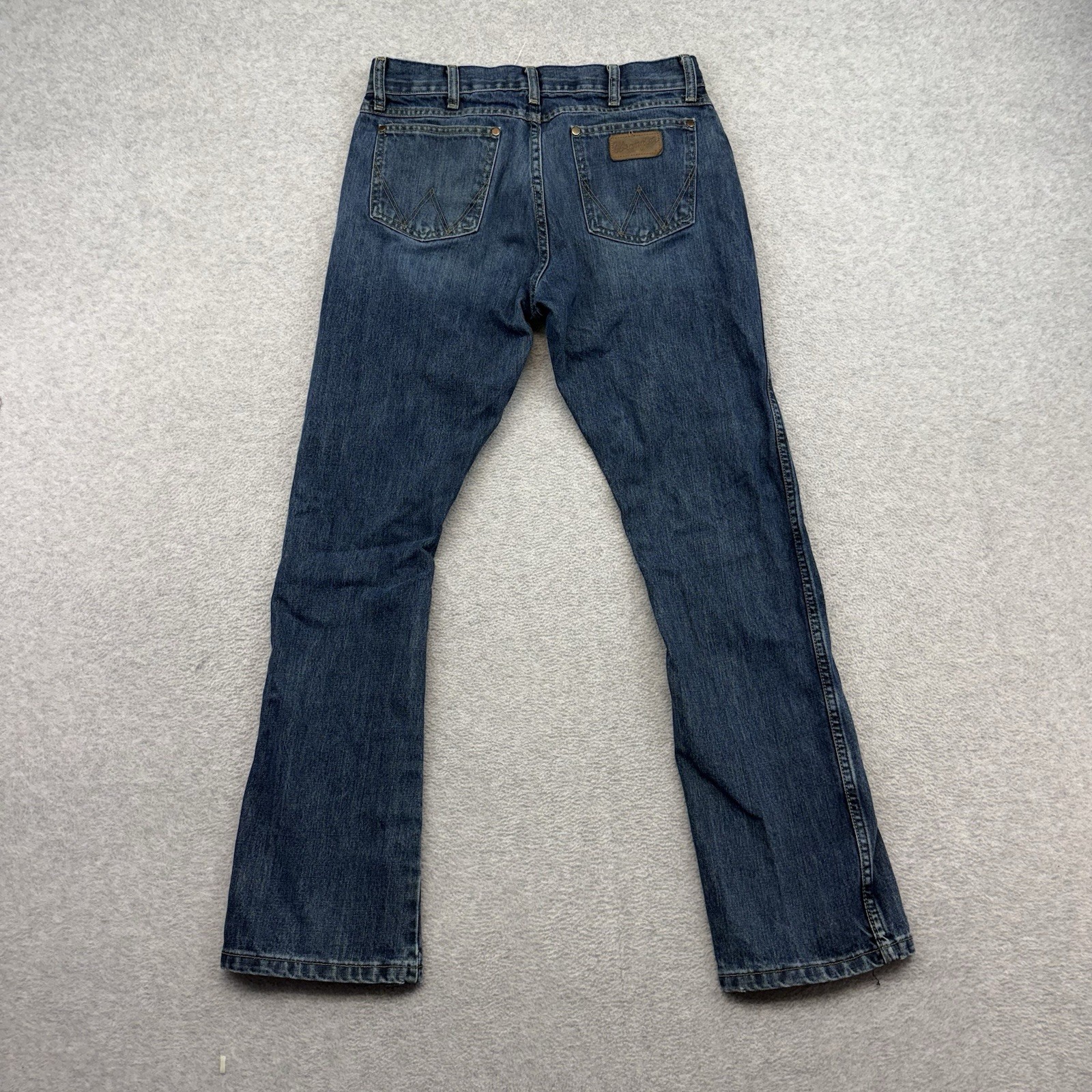 Wrangler Retro Jeans Mens 31×32 Medium Wash 1077MWZ Cowboy Cut Boot Denim Work