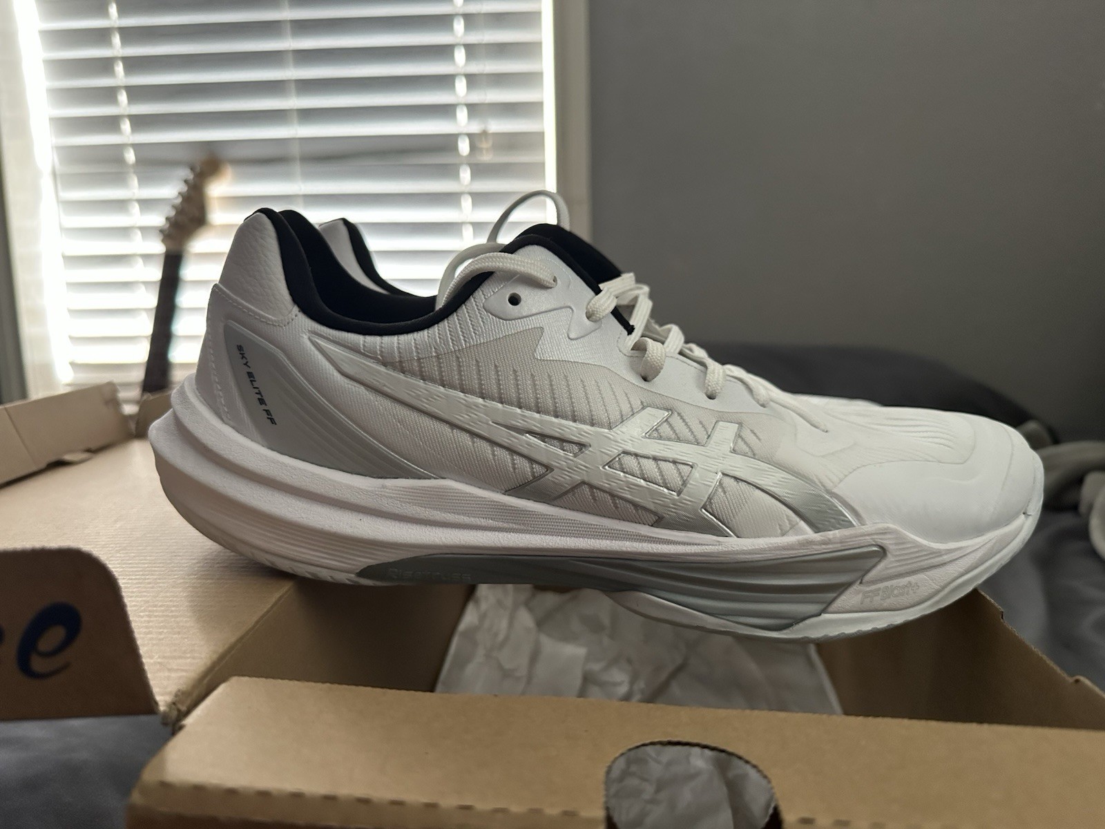 ASICS Sky Elite FF 3 Men’s White/Black Low Top Lace-Up Athletic Volleyball Shoes