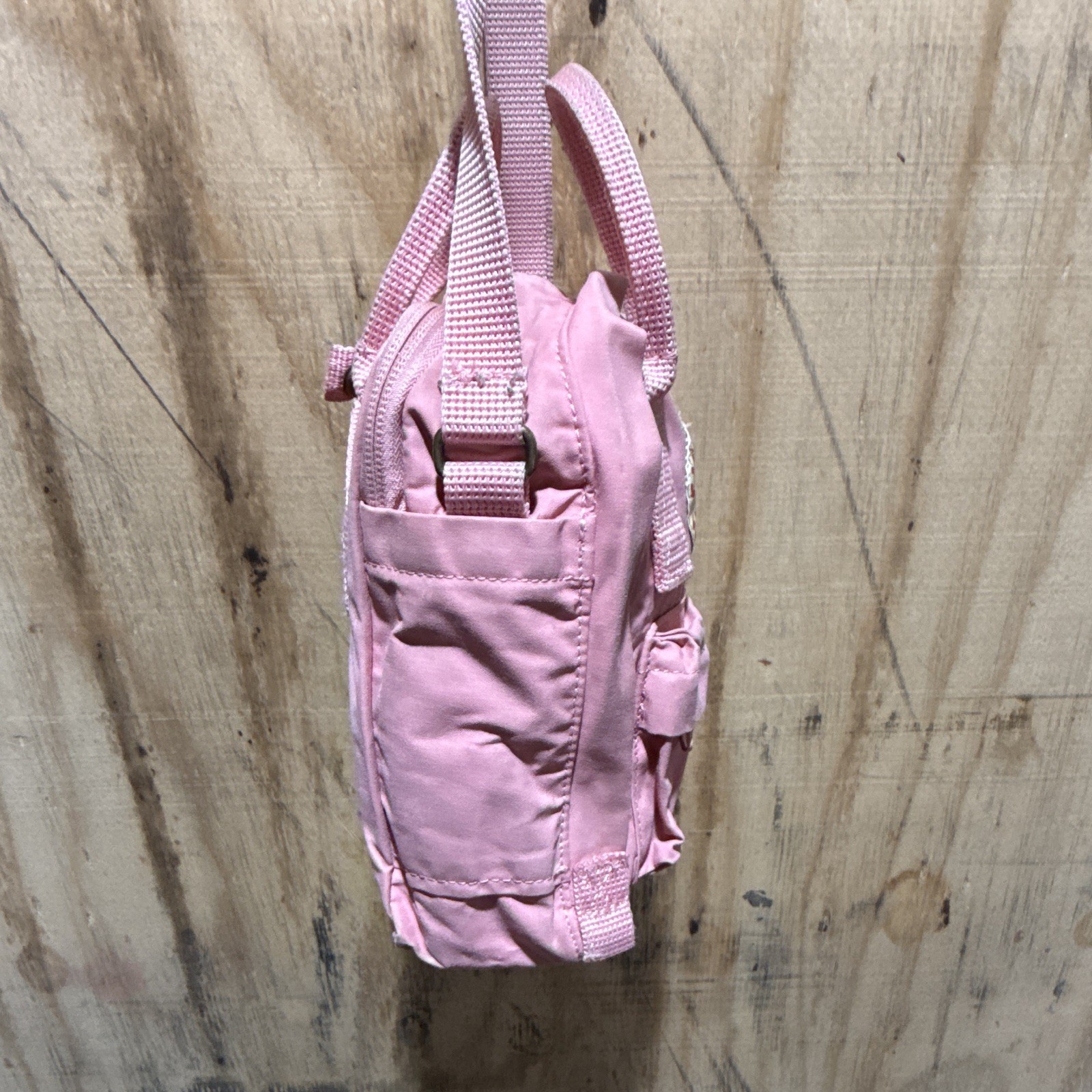 Fjällräven Kånken Mini Pink Crossbody Shoulder Bag Adjustable Strap Zip Pockets