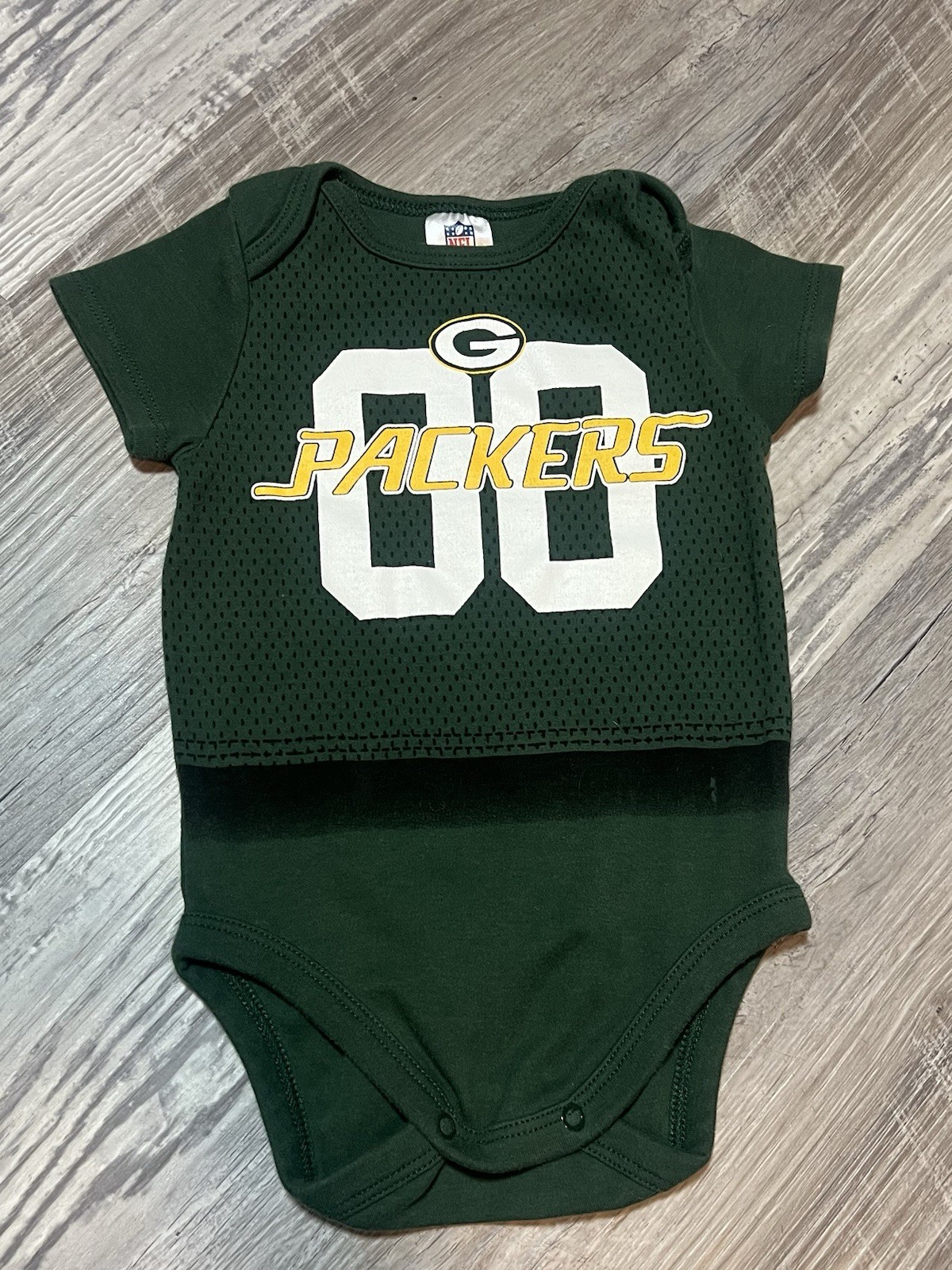 NFL Team Apparel Green Bay Packers Baby Bodysuit 3-6 Months Green Cotton Snap