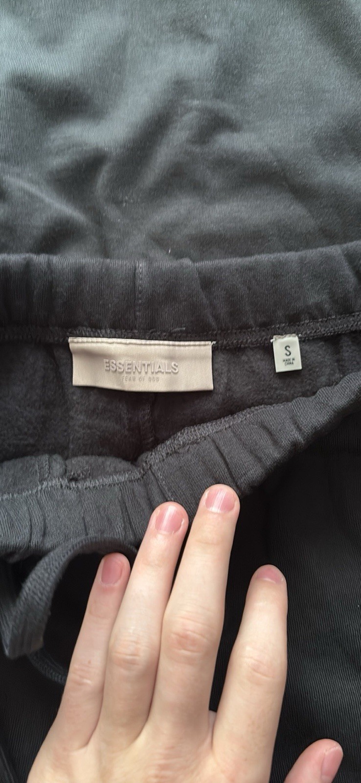 Essentials Fear of God Men’s Black Fleece Sweat Shorts Drawstring Logo Pockets