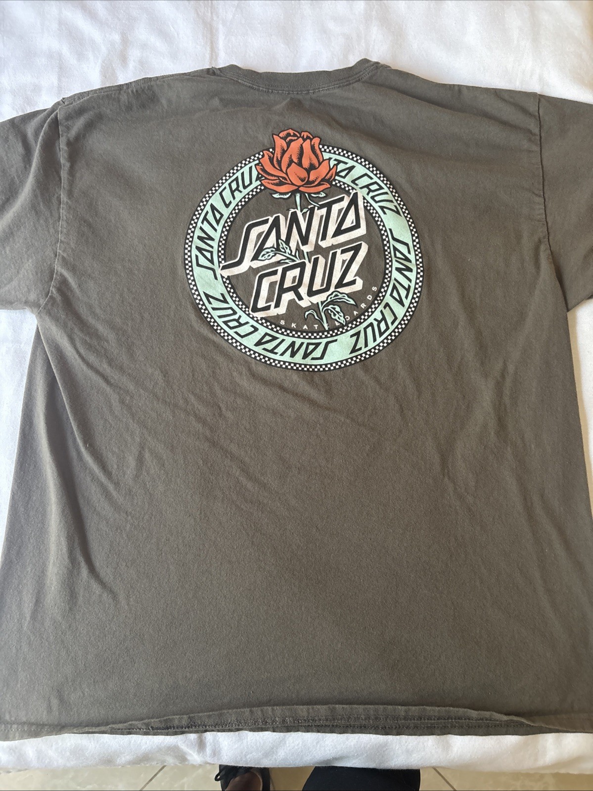 Santa Cruz Tshirt Circular Rose On Front XL Grey