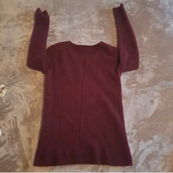 100% Cashmere Womens Burgundy Pullover Top Hand Wash Sz. XS