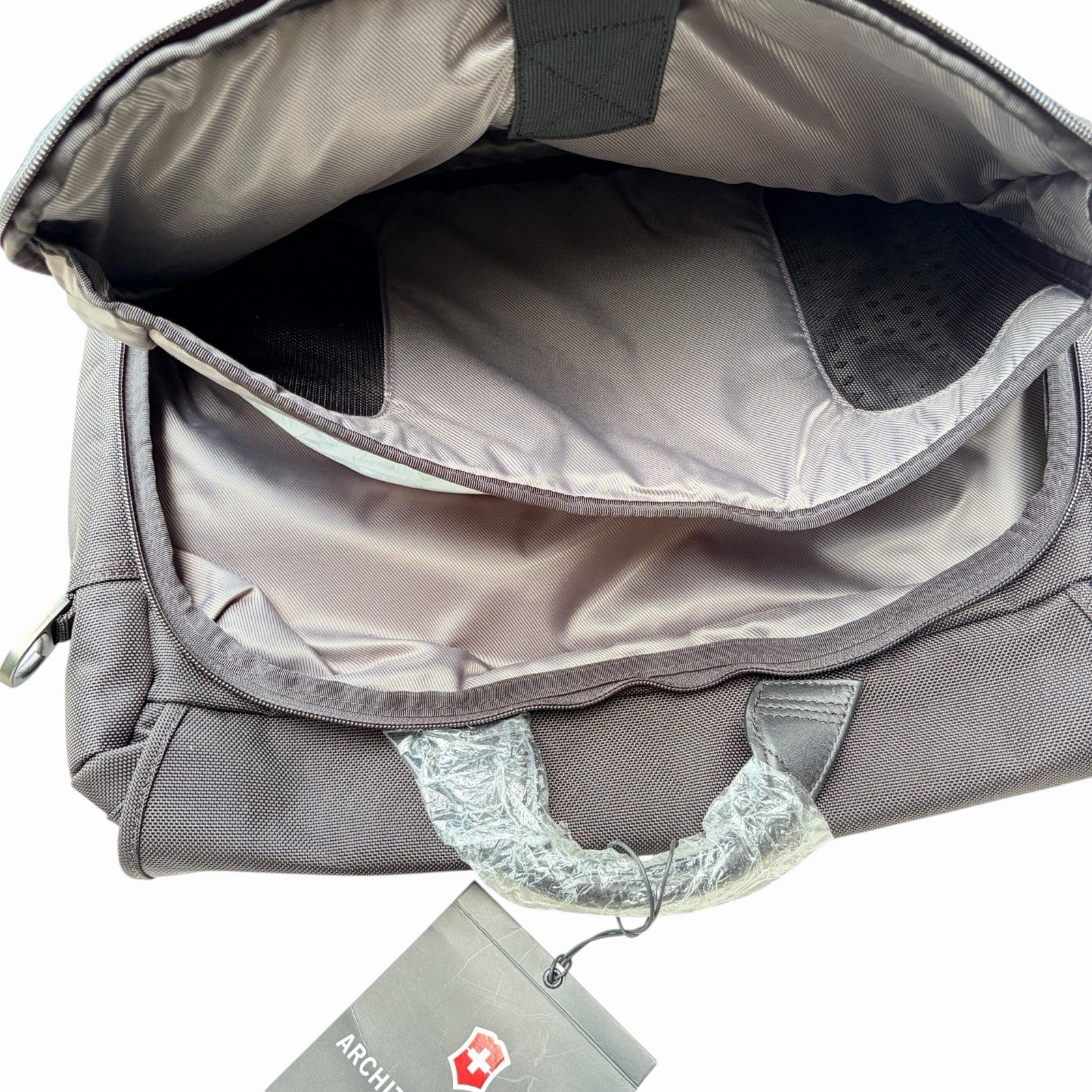 Victorinox Architecture 2.0 Collection Empire 17 Bag Black NWT Smile Train Logo