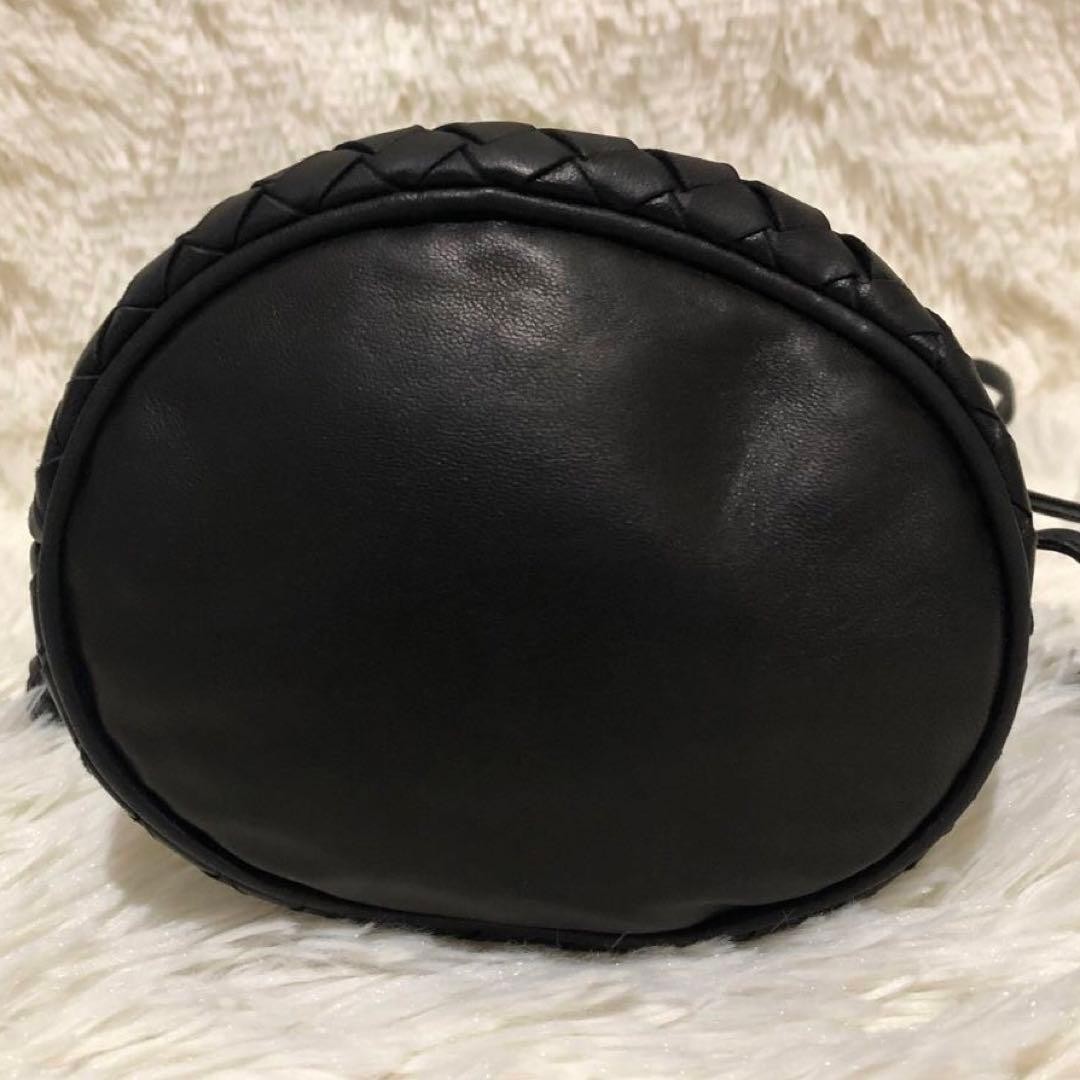 Rare and Bottega Veneta Leather Drawstring Shoulder Bag Black