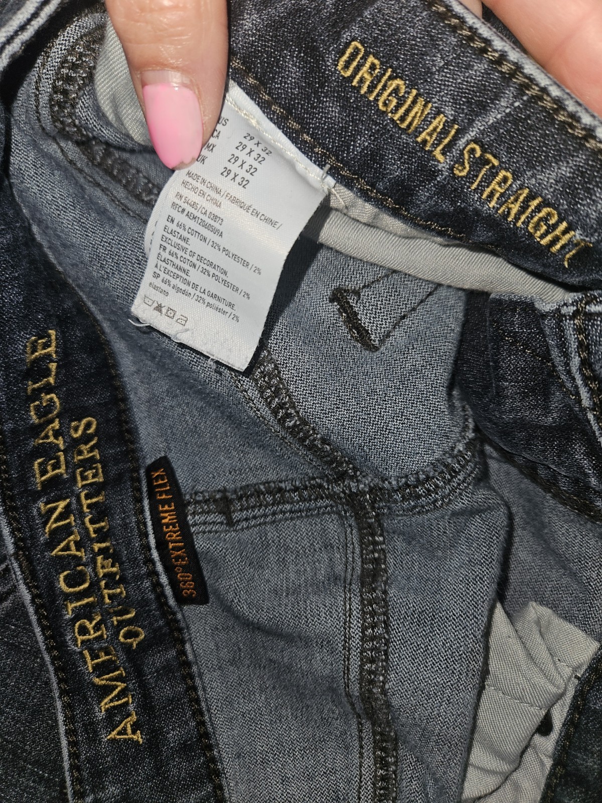 2 American Eagle 29×32 mens jeans Original Straight