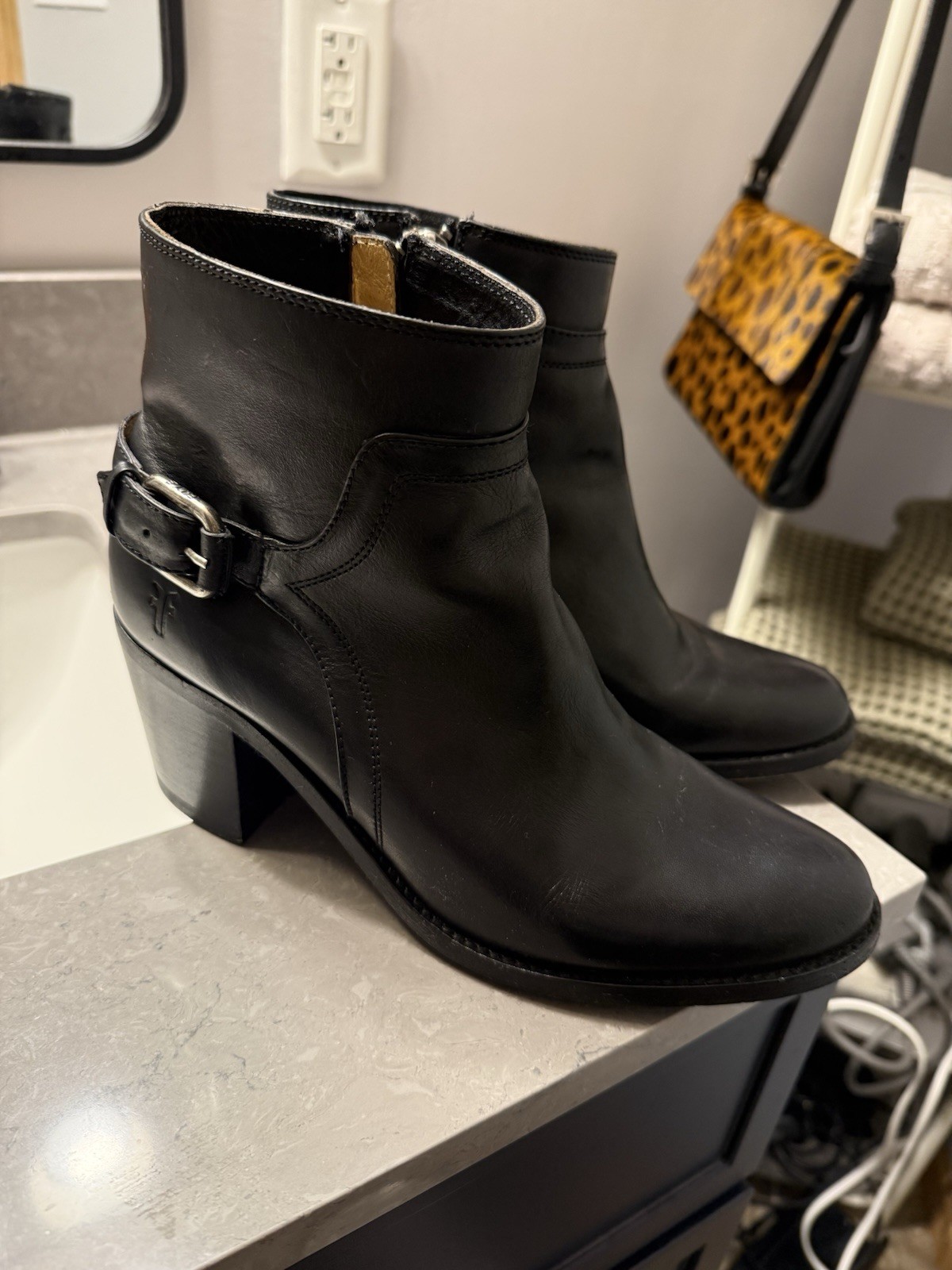 Frye Janis Shield Western Buckle Bootie Boot Black Leather Size 8 Women’s EUC