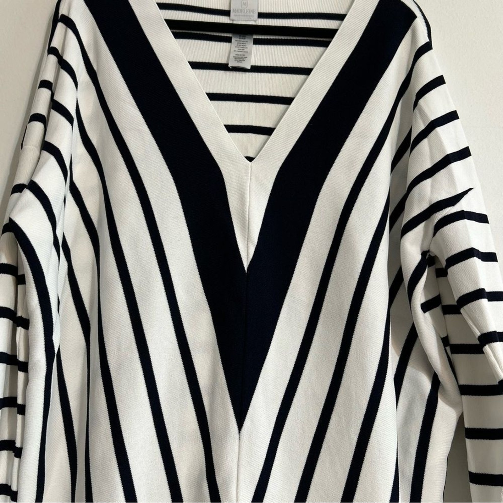 Madeleine Germany White & Black Striped V-Neck Sweater Size 14/16