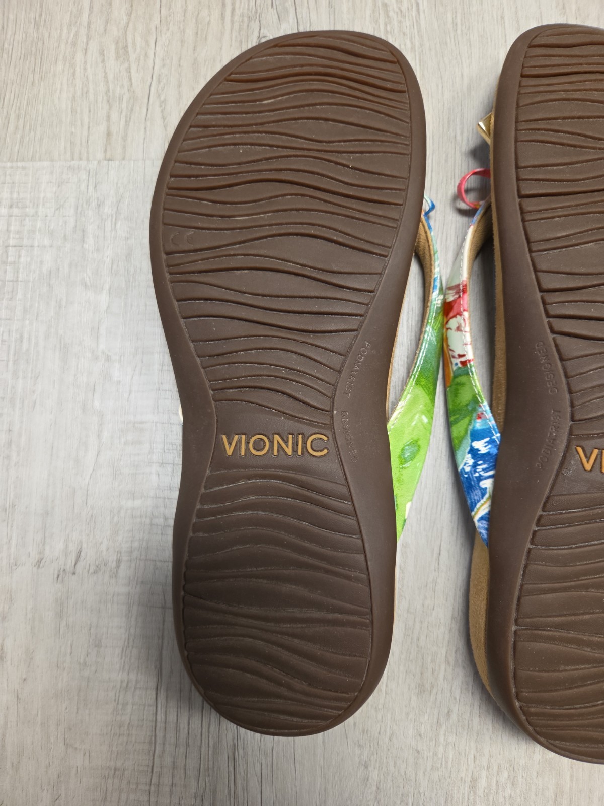 Vionic Bella II Sz 8 Thong Sandals Arch Support Shoe Floral Multi Color Festival