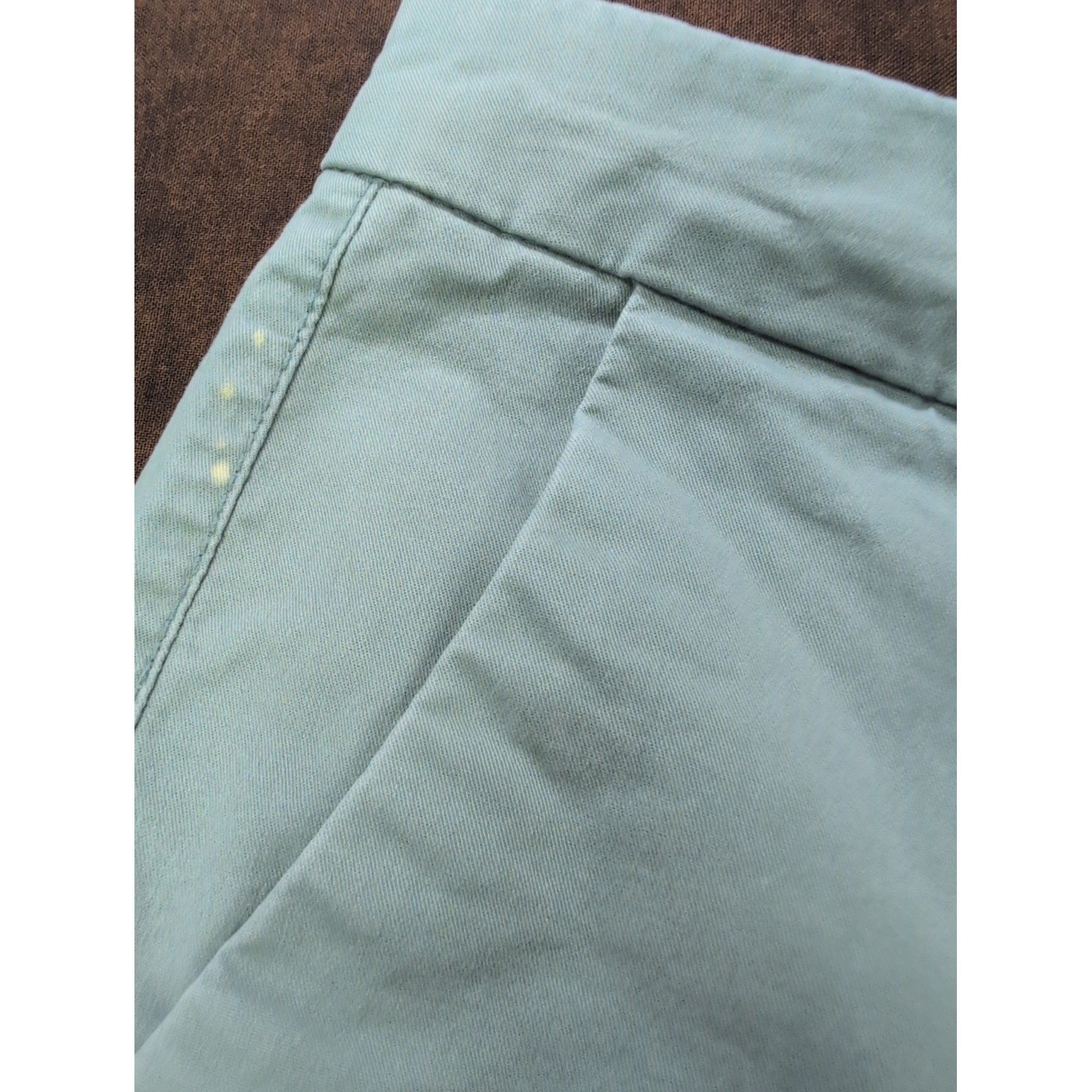 Old Navy Everyday Chino Walking Shorts Sage Gray Green Womens 12 Stretch Midrise