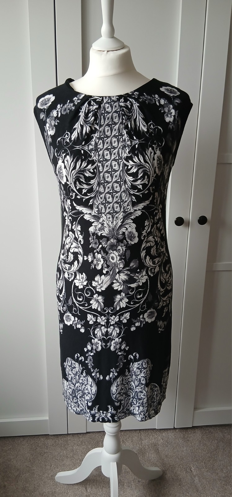 Wallis Petite Dress Size 10 in Black and White