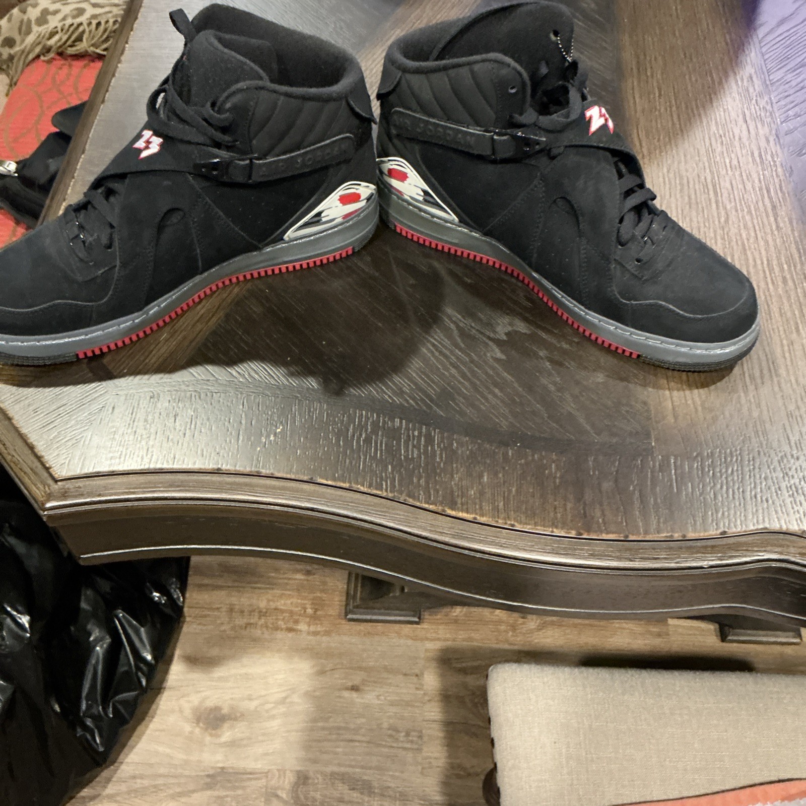 Jordan 8 Retro Playoff Black/True Red-White 305381-062 Size 11 new with out box