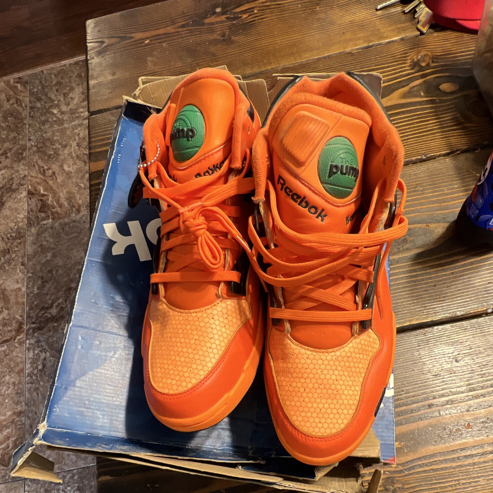 Reebok Pump Omni Lite Mid Top Glow in the Dark Orange/Black Lace-Up Men