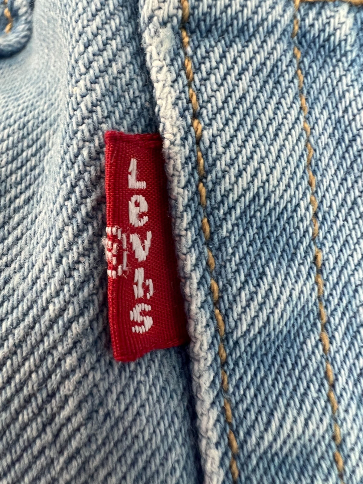 Levi’s Women 501 Original Fit Patched Straight Leg Button Fly Jeans Blue NWT