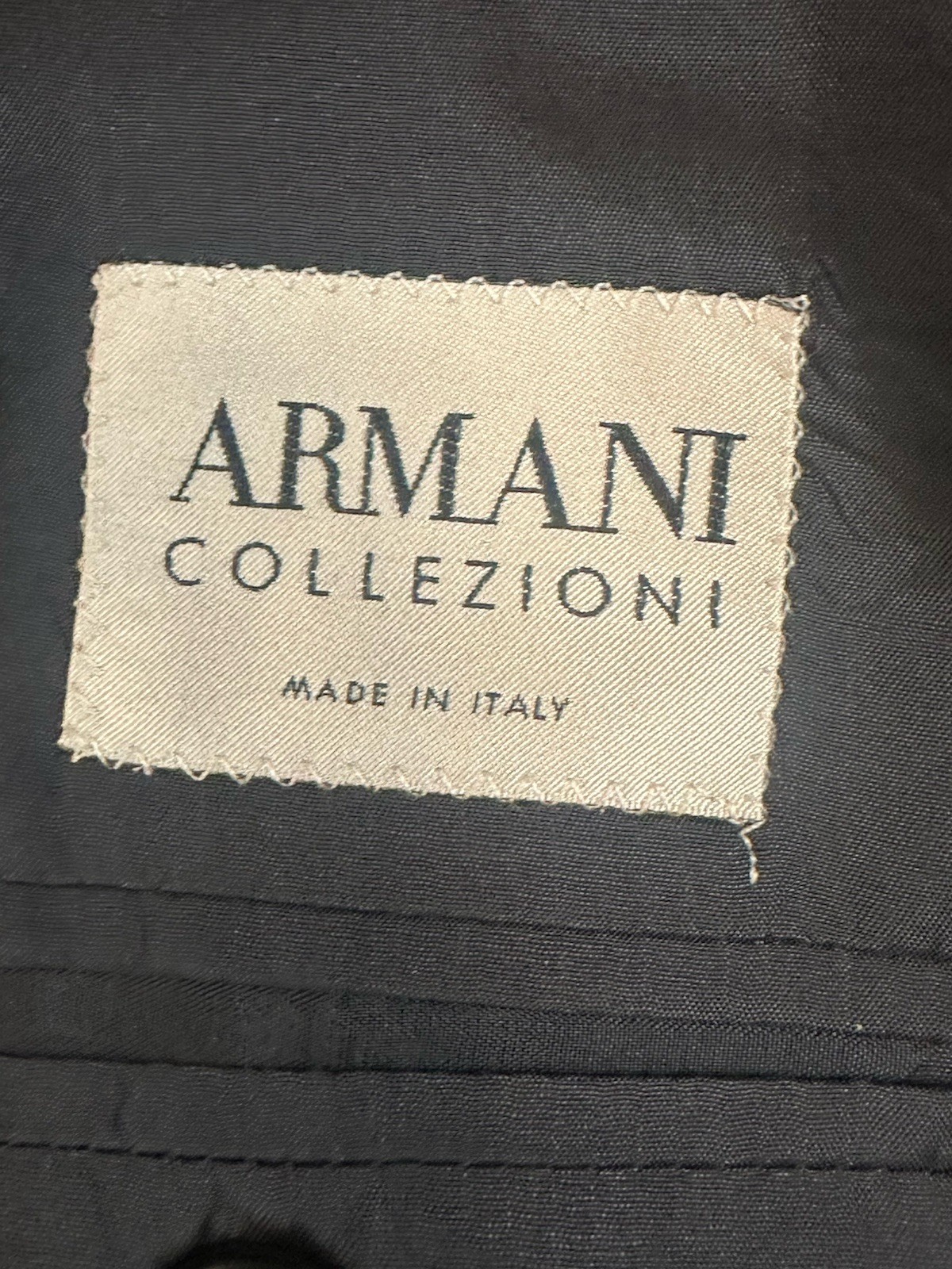 Armani Collezioni Black Wool 38R Single-Breasted 3-Button Blazer, Made in Italy