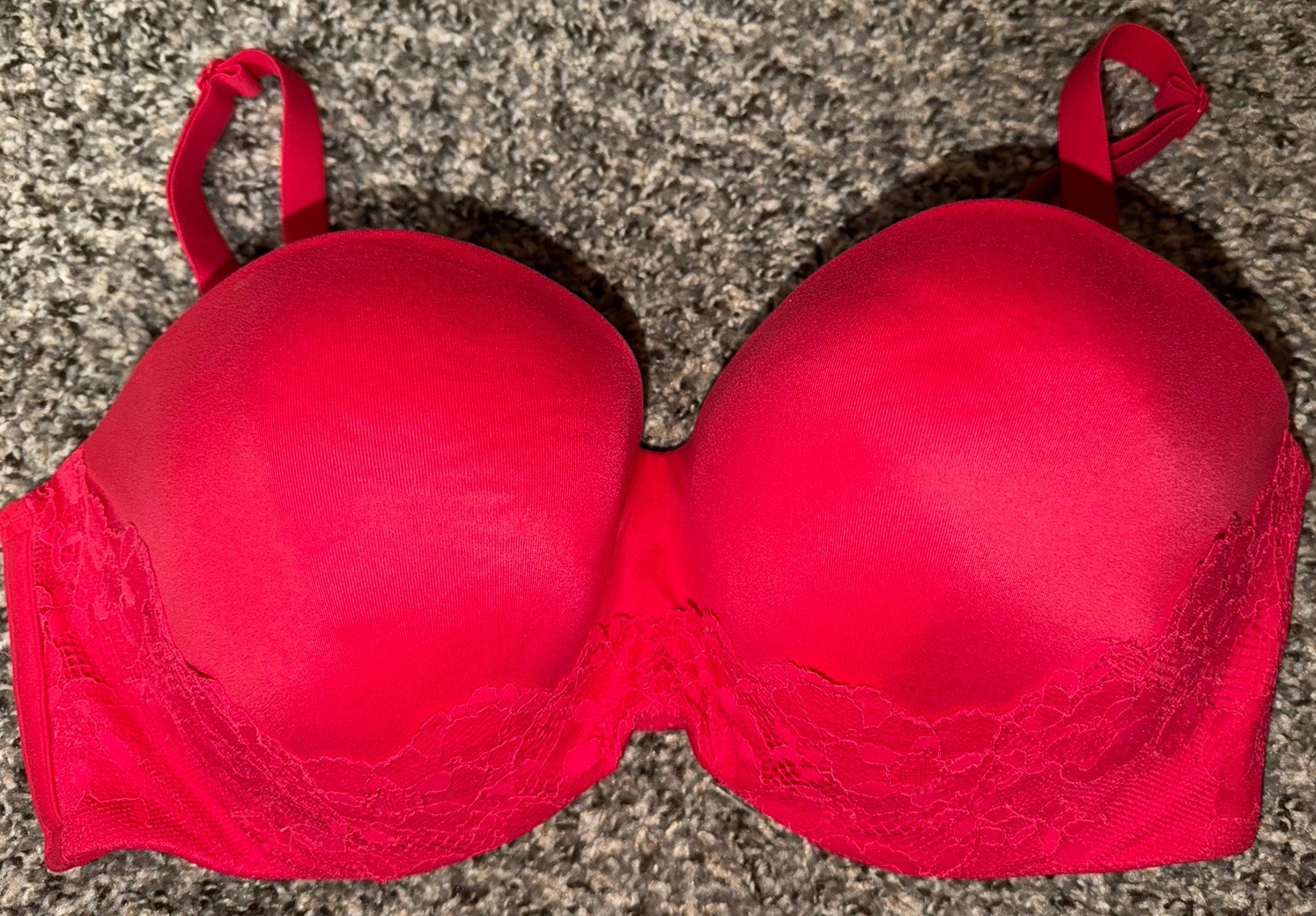 Victoria’s Secret Body By Victoria Strapless Bra 36DD Red Lined Convertible