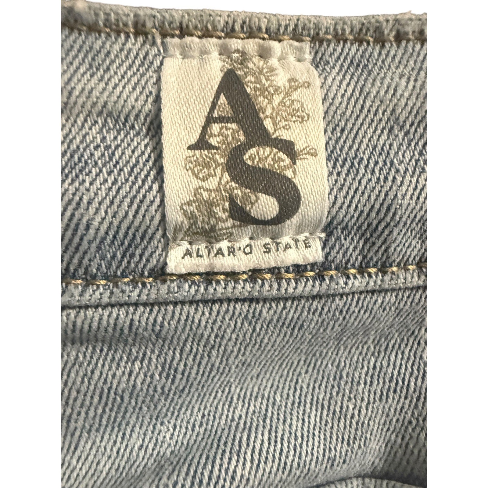 Altar’d State Pearl Studded Wide Leg Cropped Jeans Light Wash Denim 28 ALT-W3180