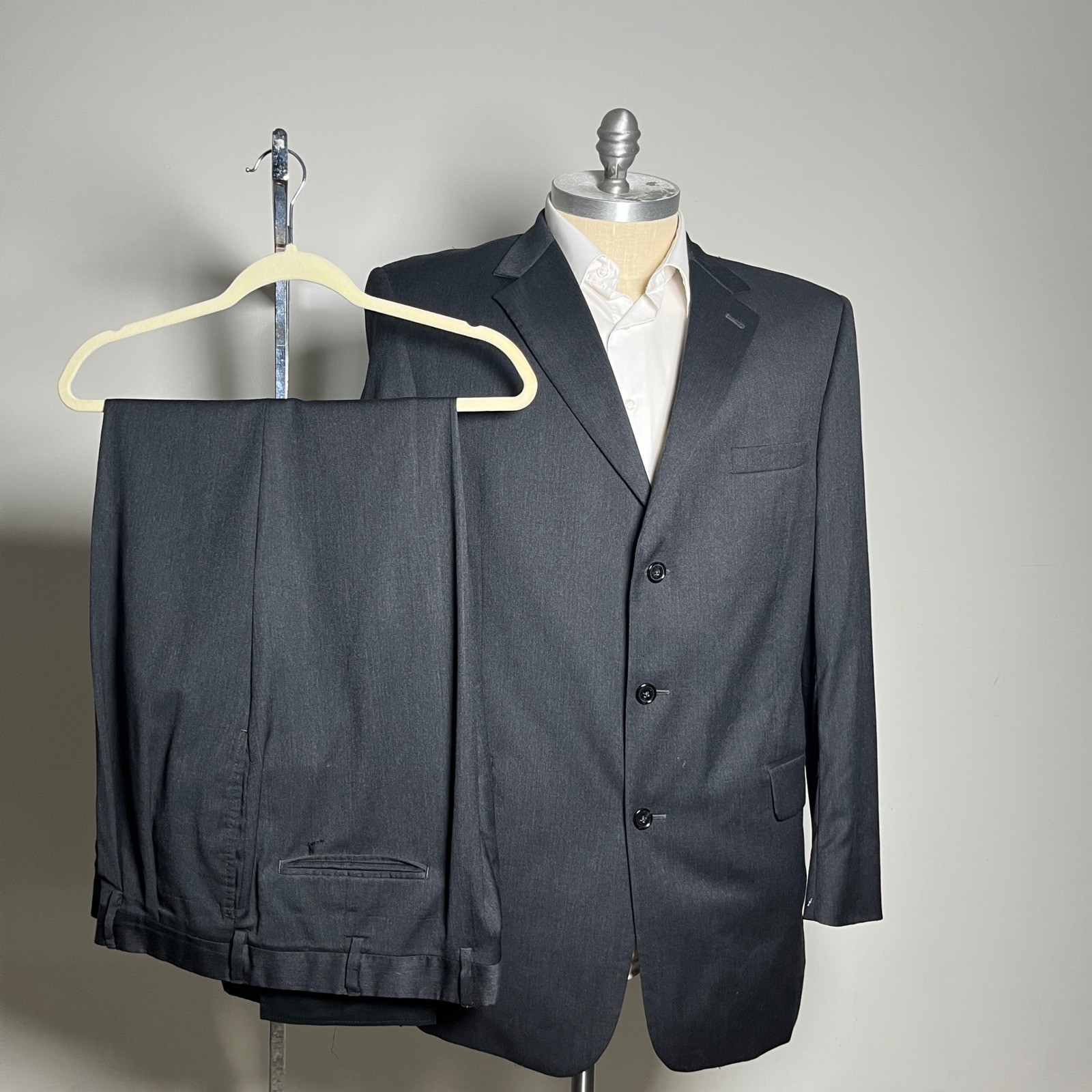 Jos. A. Bank Suit Mens 46L W41 Charcoal Solid 3-Button Wool Signature Collection
